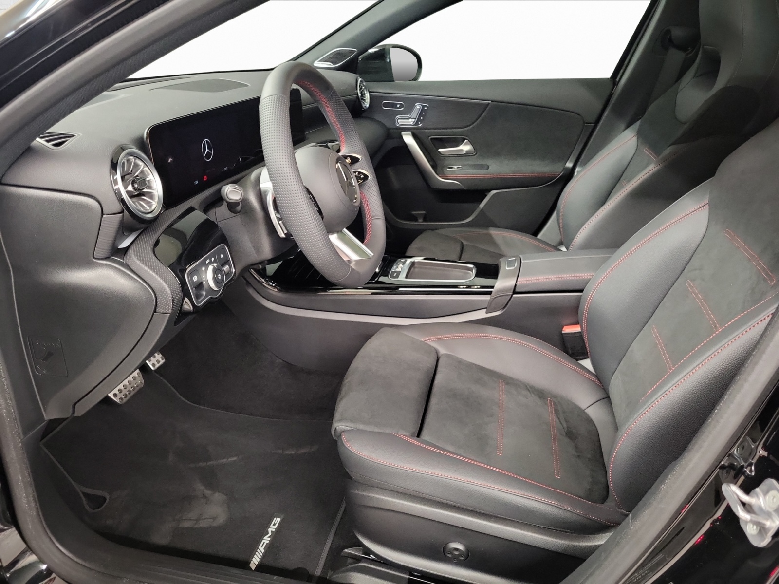 MERCEDES-BENZ A 200 AMG Line Night Star-image-6