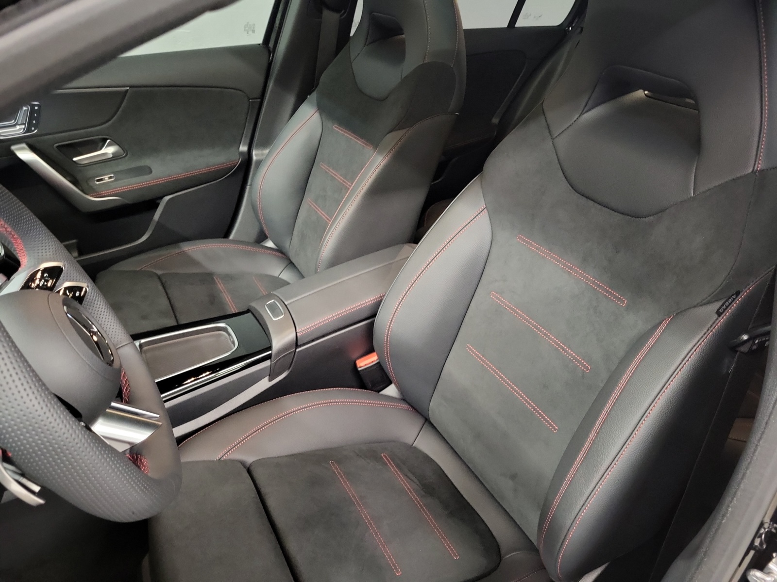 MERCEDES-BENZ A 200 AMG Line Night Star-image-13