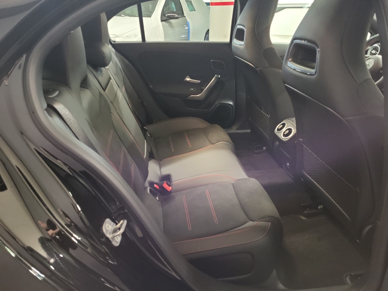 MERCEDES-BENZ A 200 AMG Line Night Star-image-9