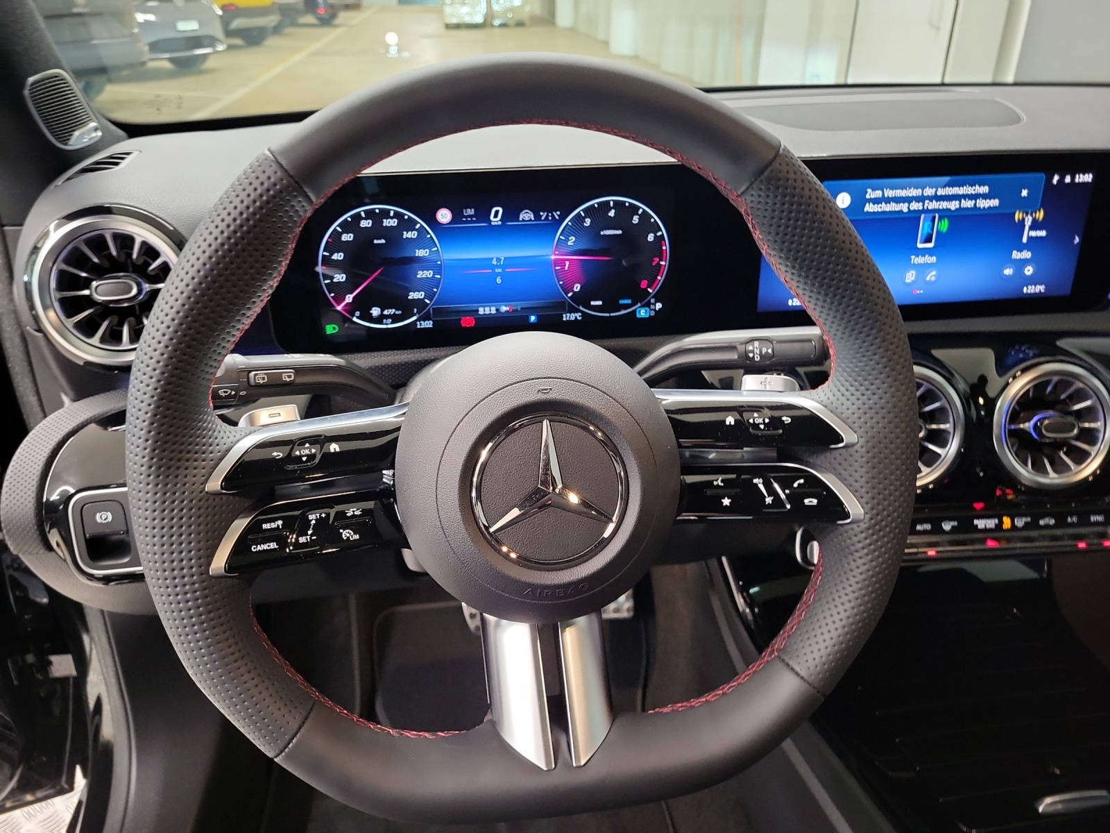 MERCEDES-BENZ A 200 AMG Line Night Star-image-14