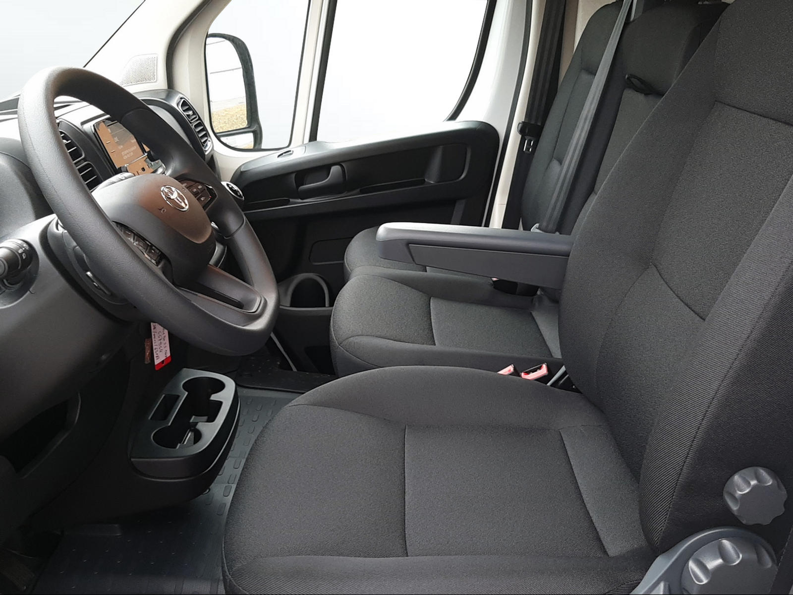 TOYOTA PROACE MAX Van 3.5 L2H2 2.2 D Active-image-14