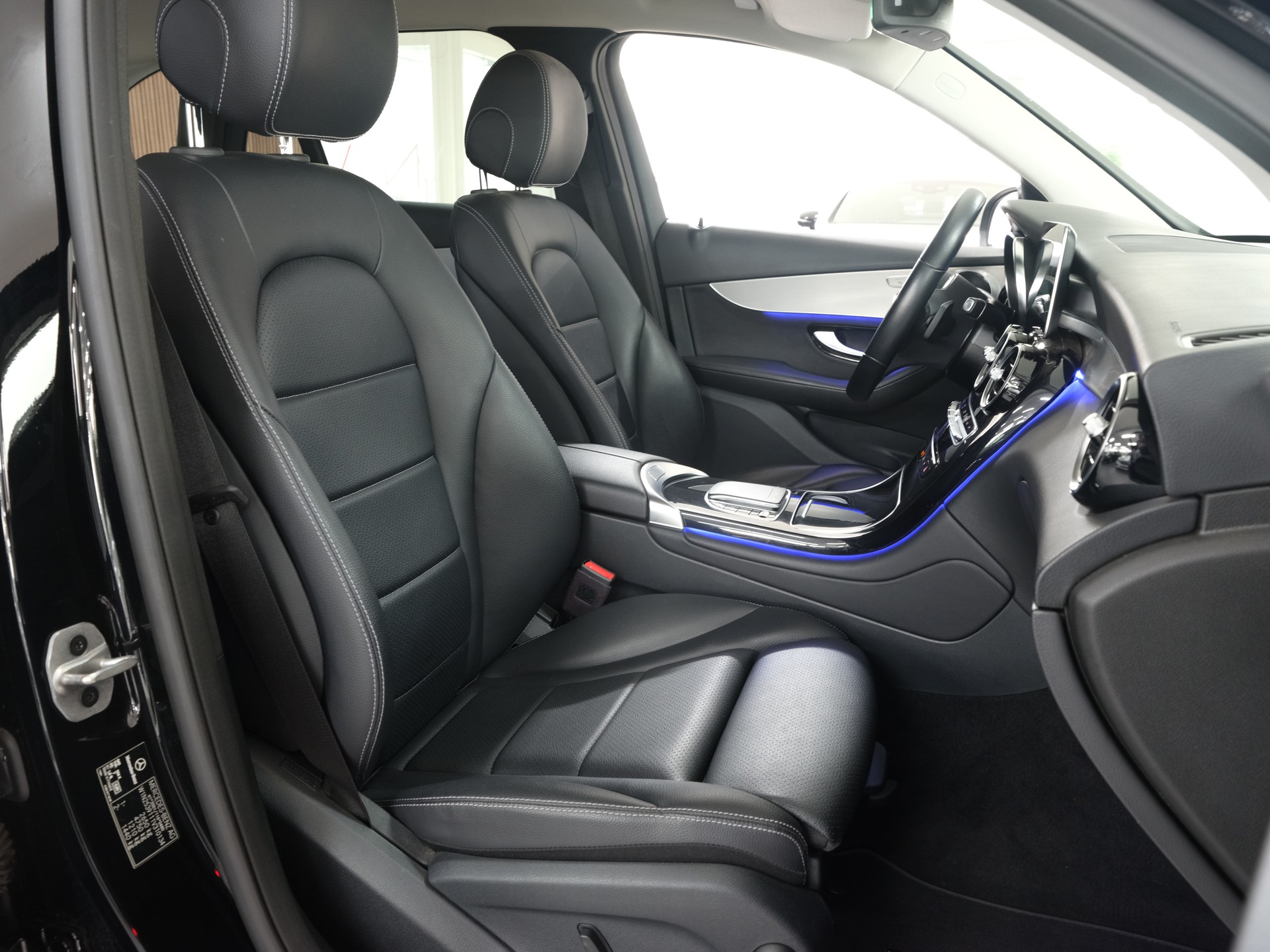 MERCEDES-BENZ GLC 300 de 4Matic 9G-Tronic-image-15