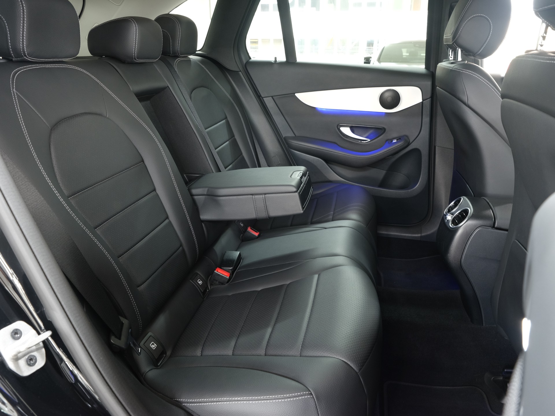 MERCEDES-BENZ GLC 300 de 4Matic 9G-Tronic-image-16