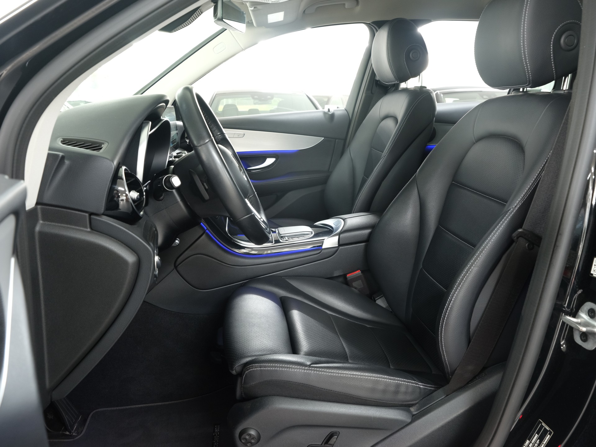 MERCEDES-BENZ GLC 300 de 4Matic 9G-Tronic-image-10