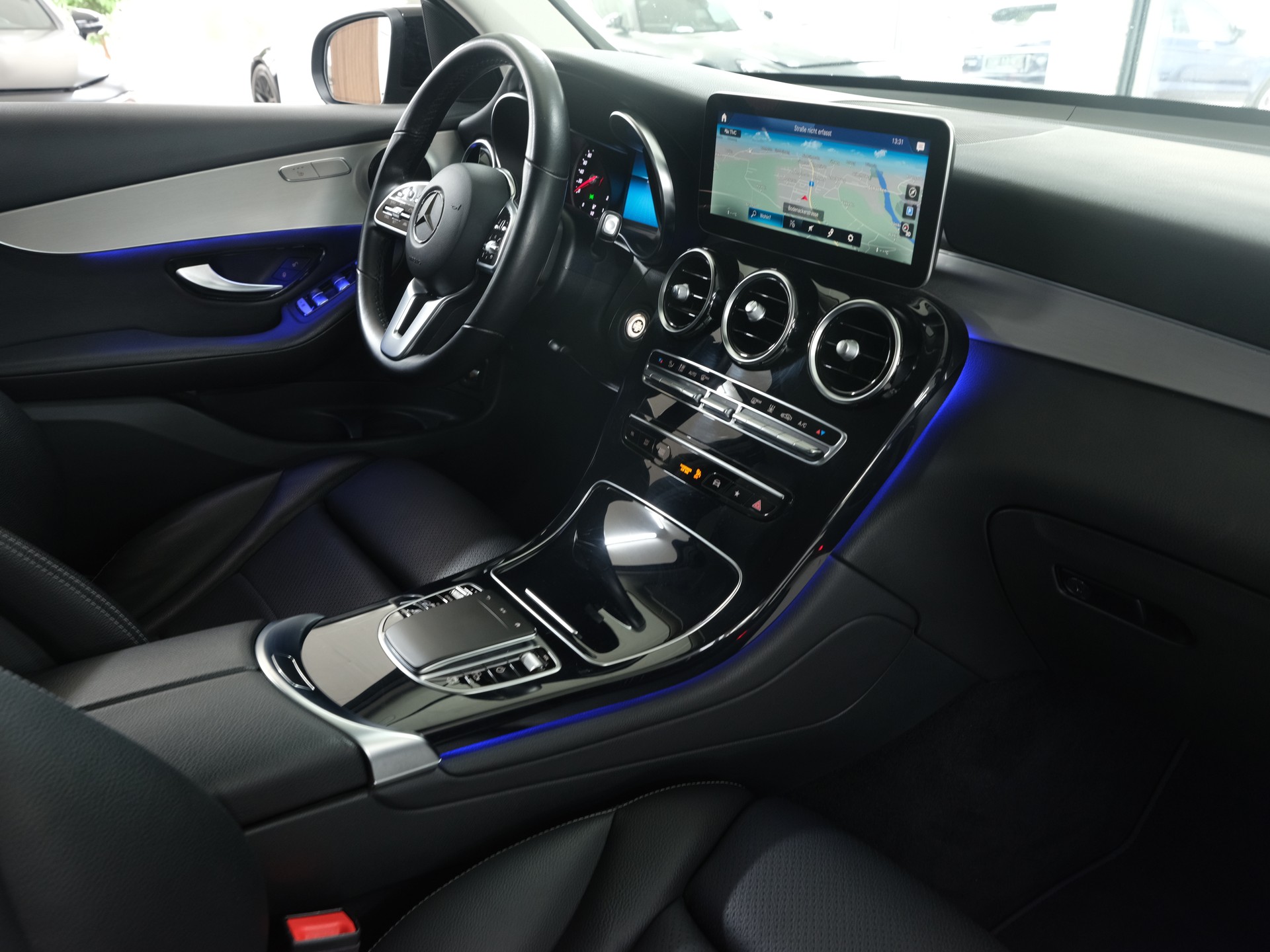 MERCEDES-BENZ GLC 300 de 4Matic 9G-Tronic-image-14