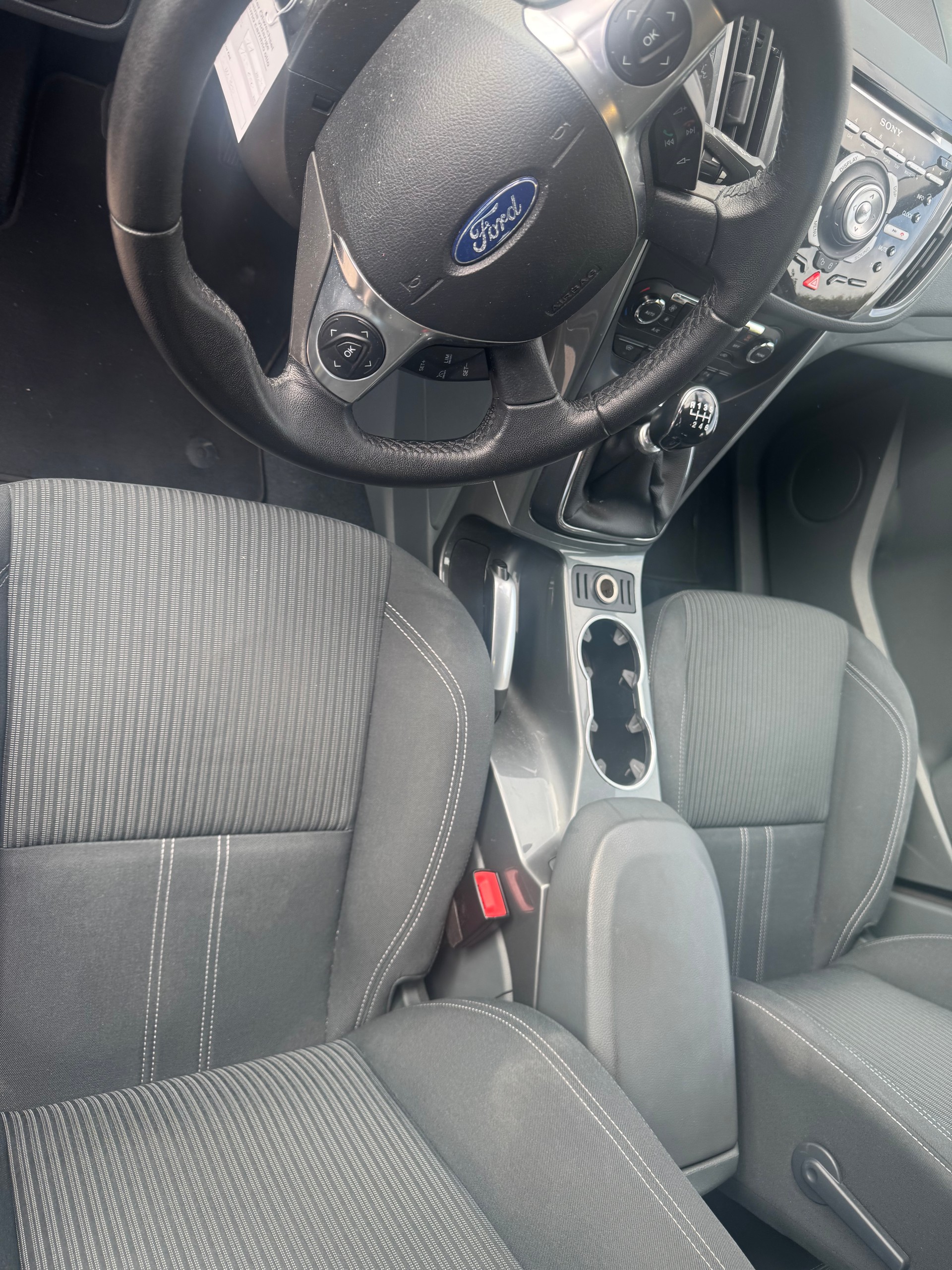 FORD C-Max 1.6 SCTi Titanium-image-10