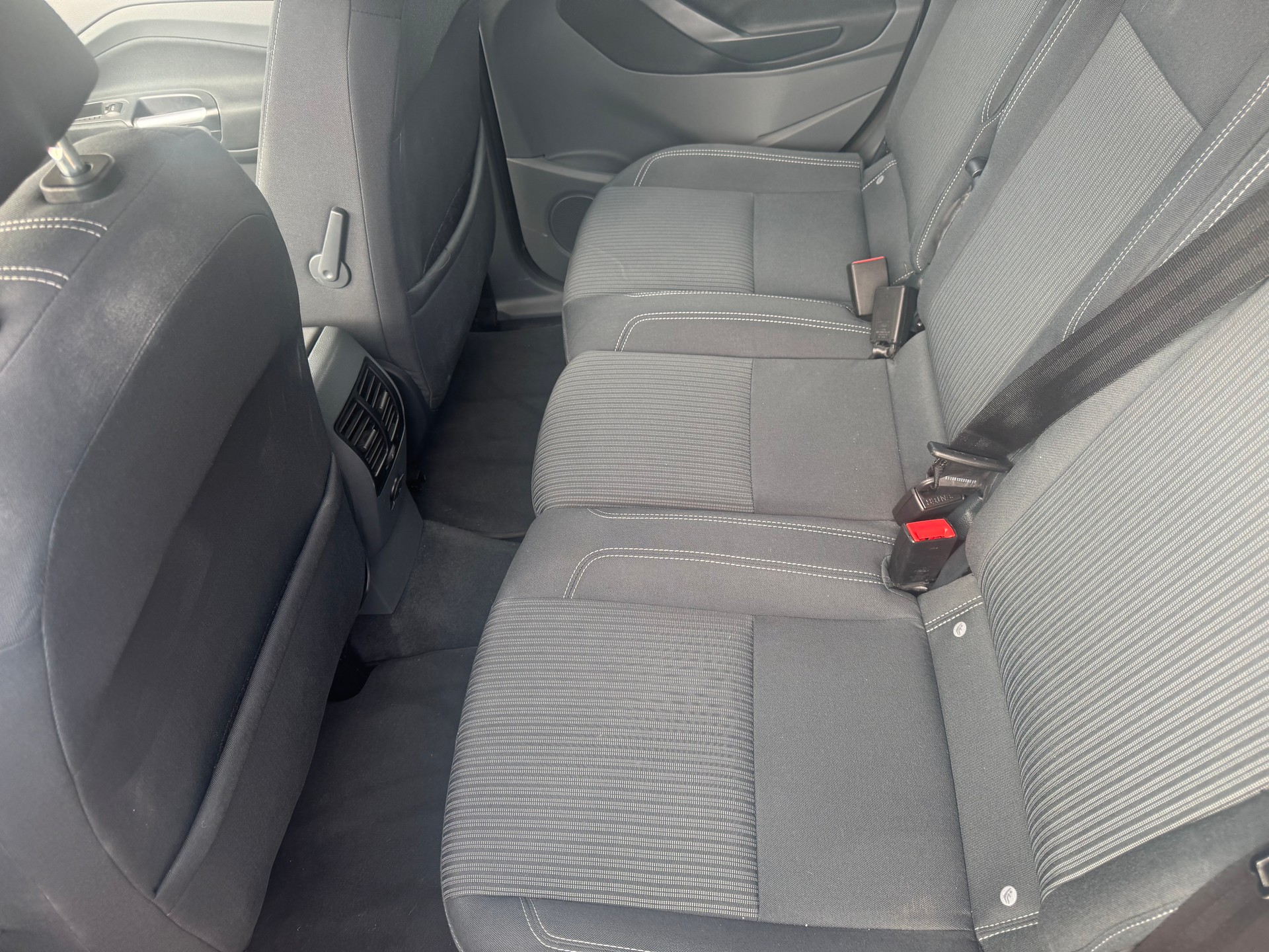 FORD C-Max 1.6 SCTi Titanium-image-9
