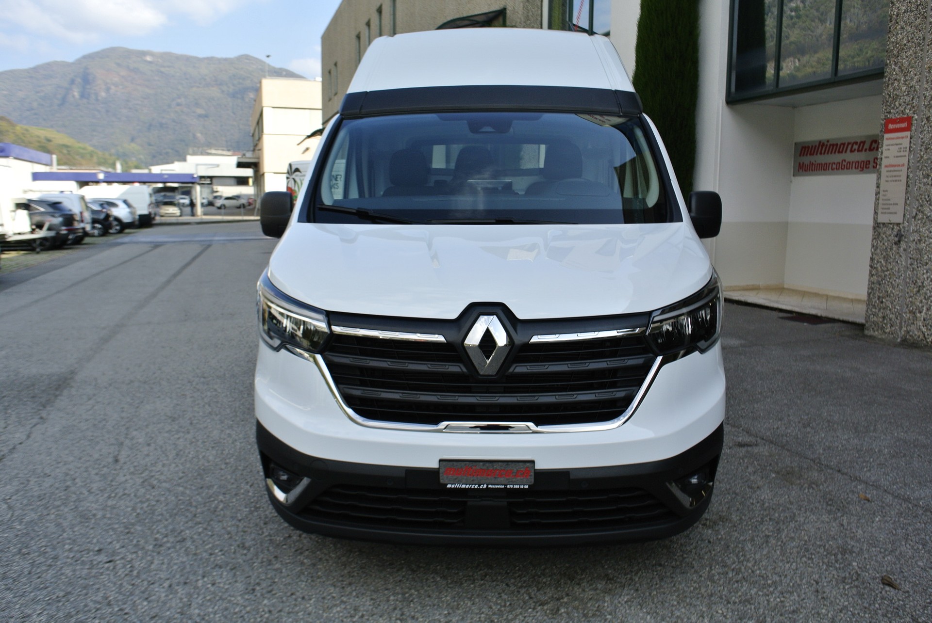 RENAULT Trafic 2.0 Blue dCi 150 3.5t Advance L2H2 IP-showroom-element-1