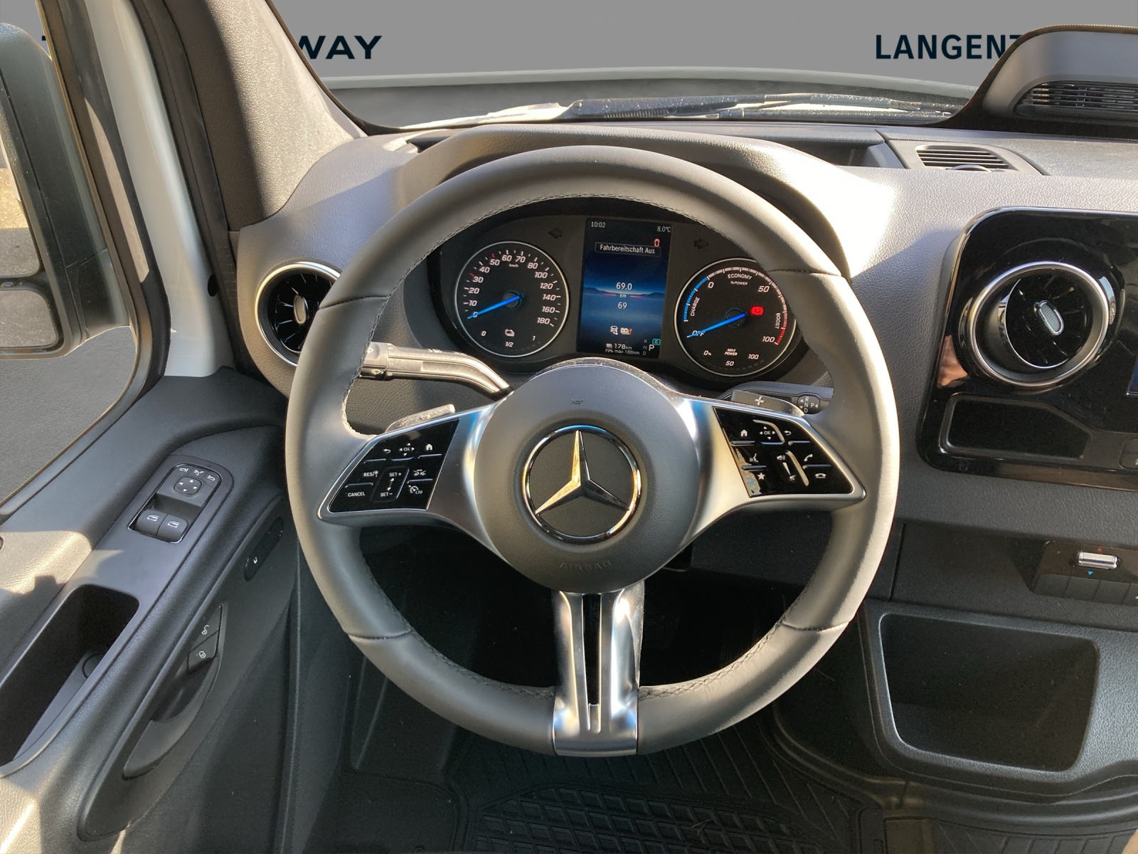 MERCEDES-BENZ eSprinter 320 81kWh Standard Hoch Pro-image-12