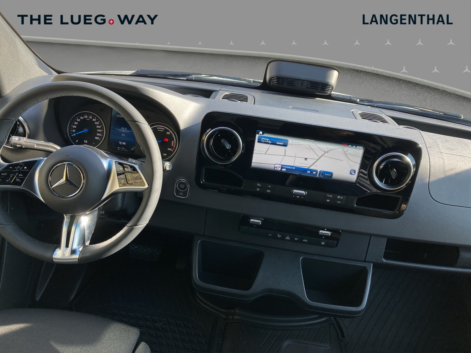 MERCEDES-BENZ eSprinter 320 81kWh Standard Hoch Pro-image-13
