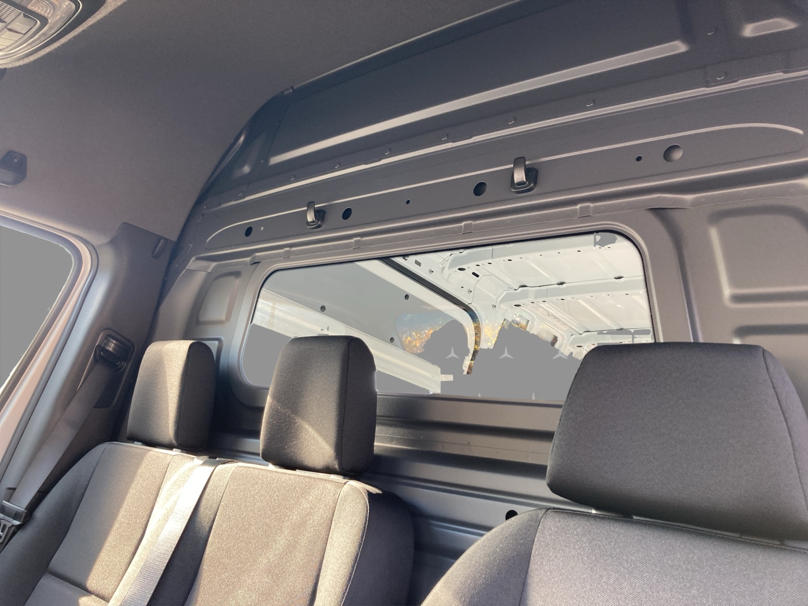MERCEDES-BENZ eSprinter 320 81kWh Standard Hoch Pro-image-9