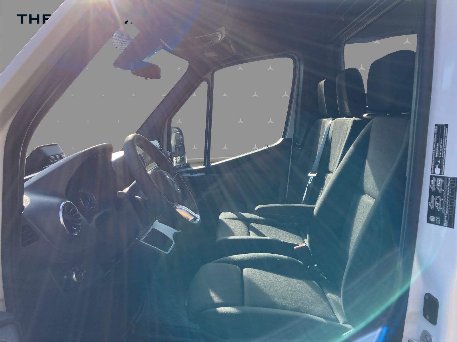 MERCEDES-BENZ eSprinter 320 81kWh Standard Hoch Pro-image-8