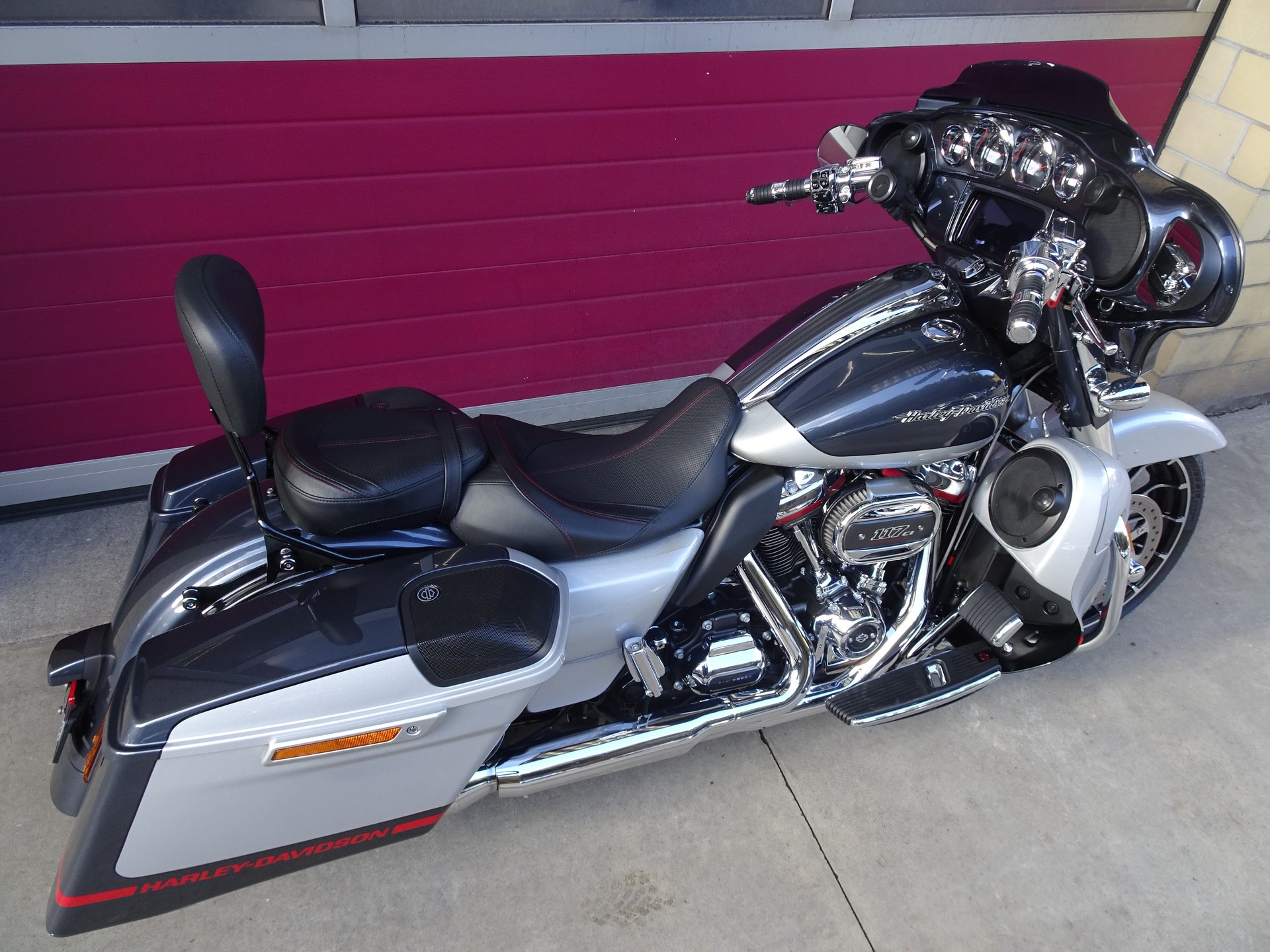 HARLEY-DAVIDSON FLHXSE Street Glide ABS CVO 117-image-14