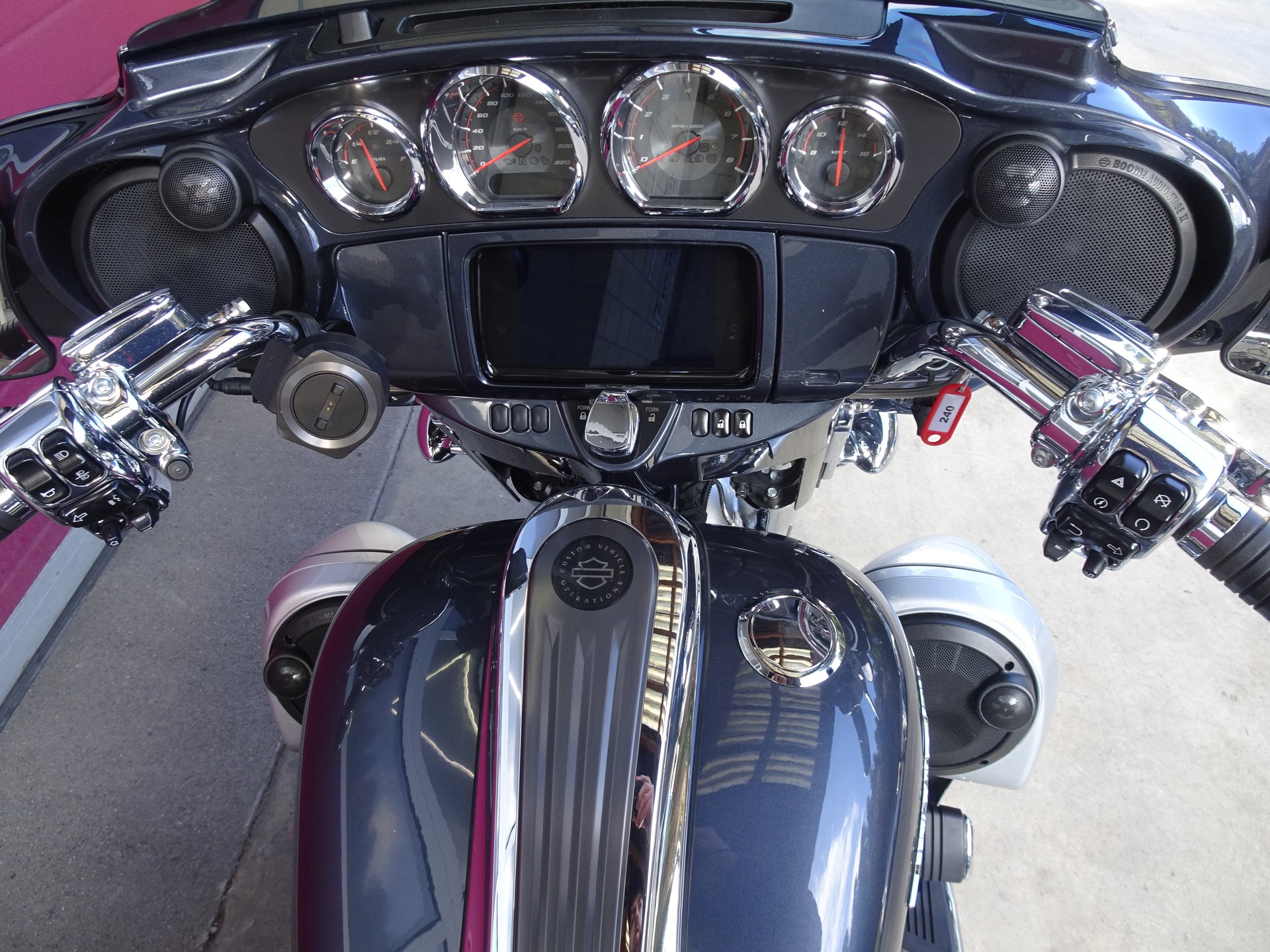 HARLEY-DAVIDSON FLHXSE Street Glide ABS CVO 117-image-5