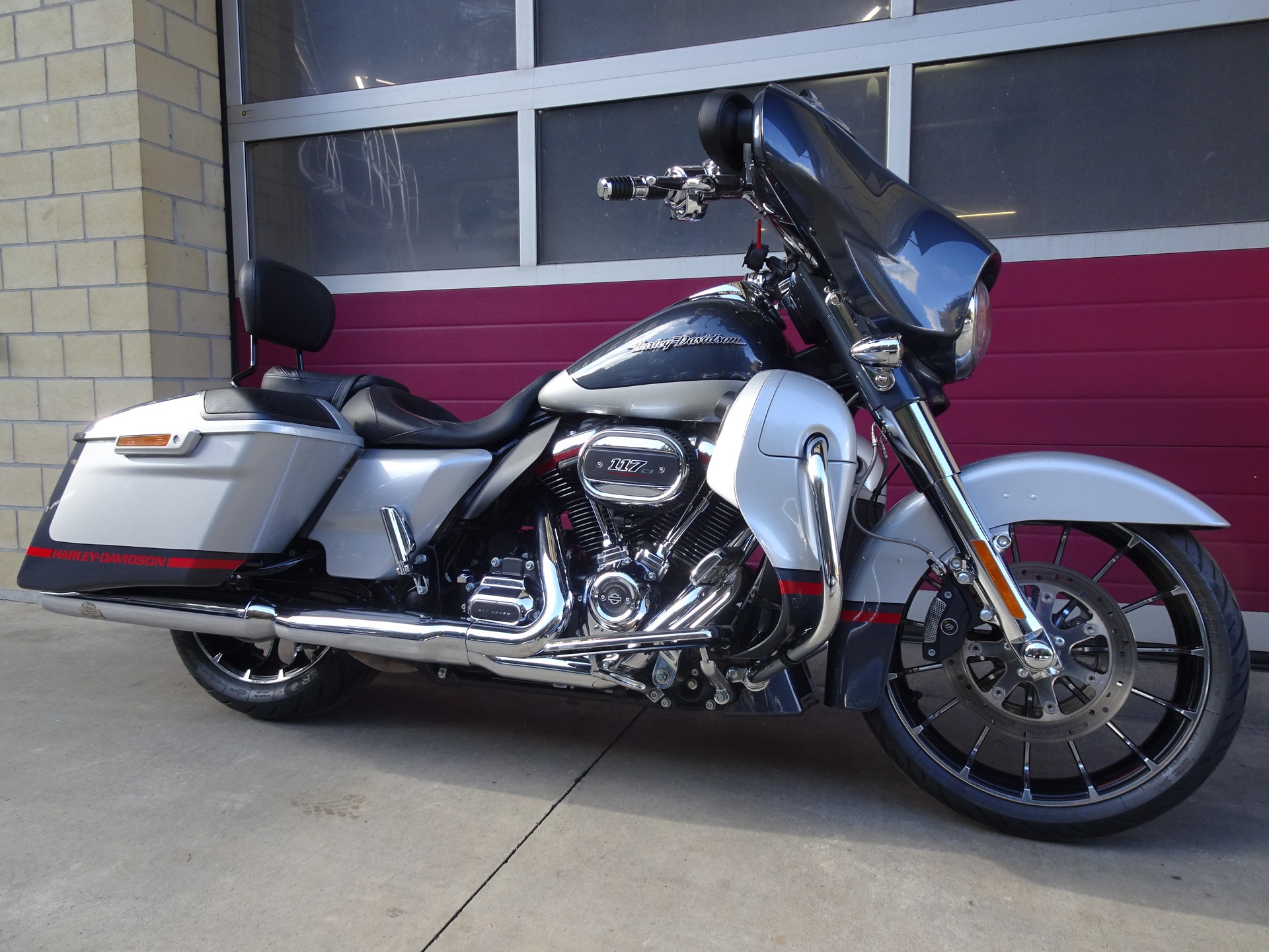 HARLEY-DAVIDSON FLHXSE Street Glide ABS CVO 117-image-10