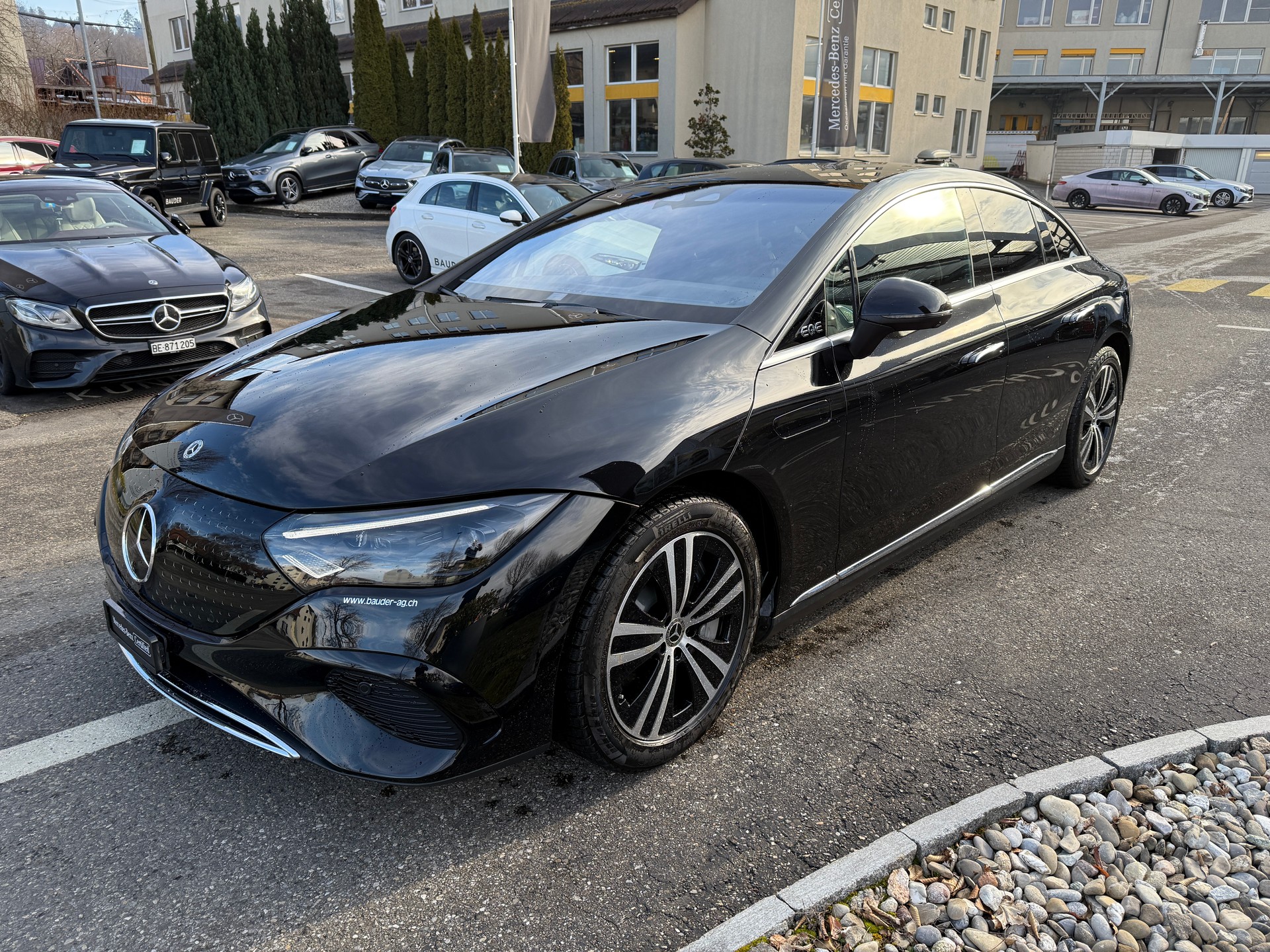 MERCEDES-BENZ EQE 350+-showroom-element-2