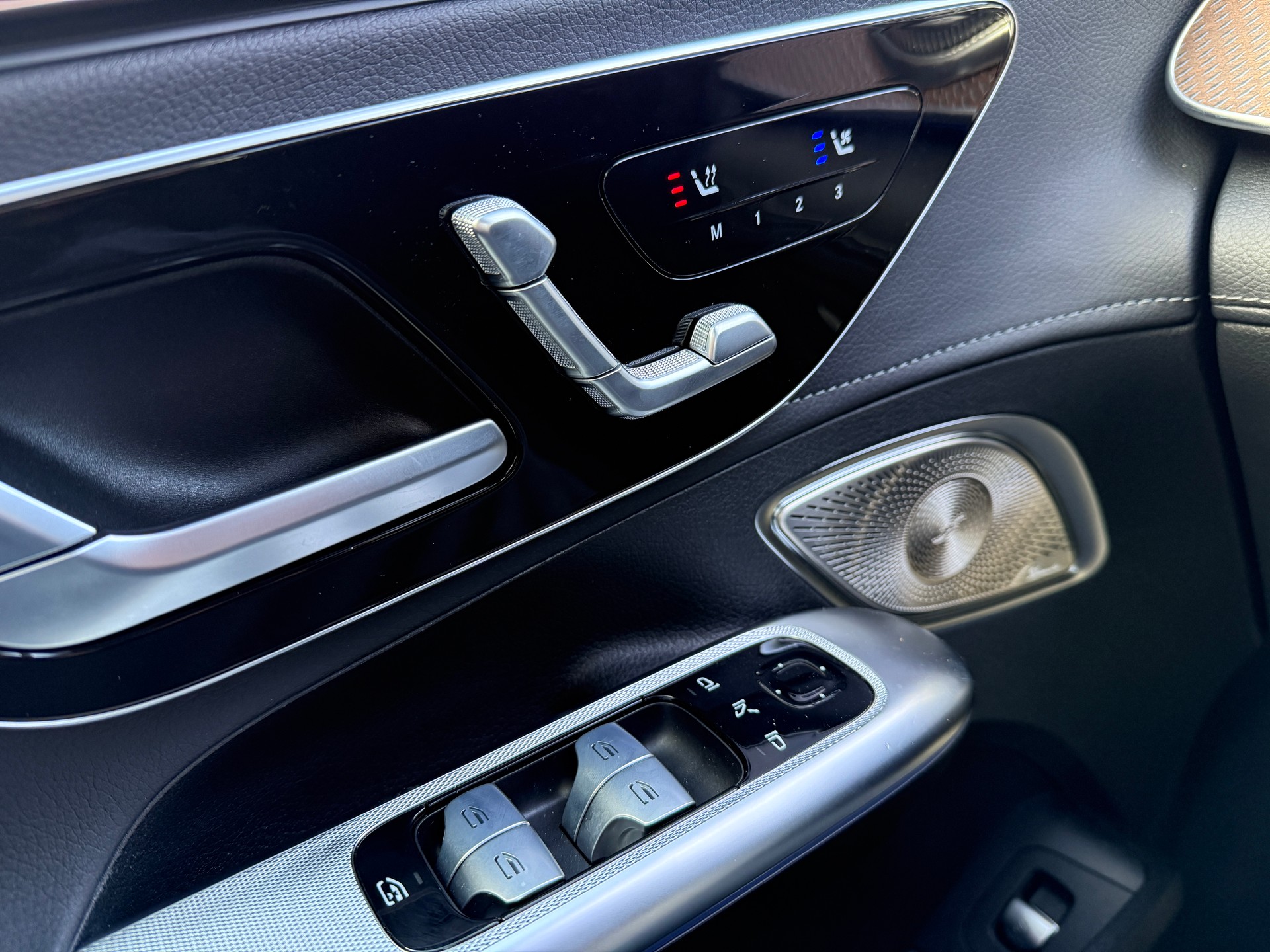 MERCEDES-BENZ EQE 350+-image-12