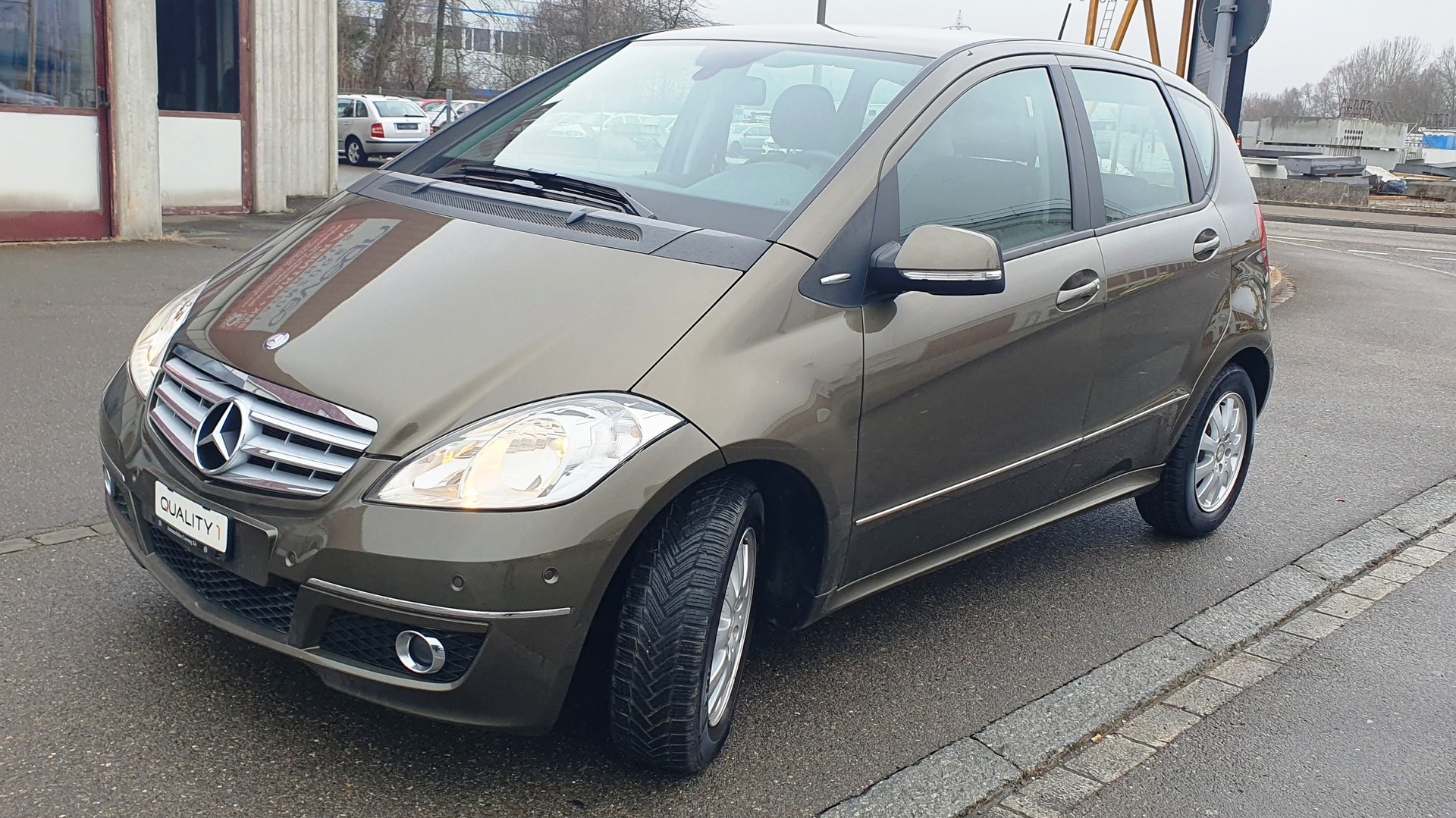 MERCEDES-BENZ A 170 Avantgarde Edition A-image-4