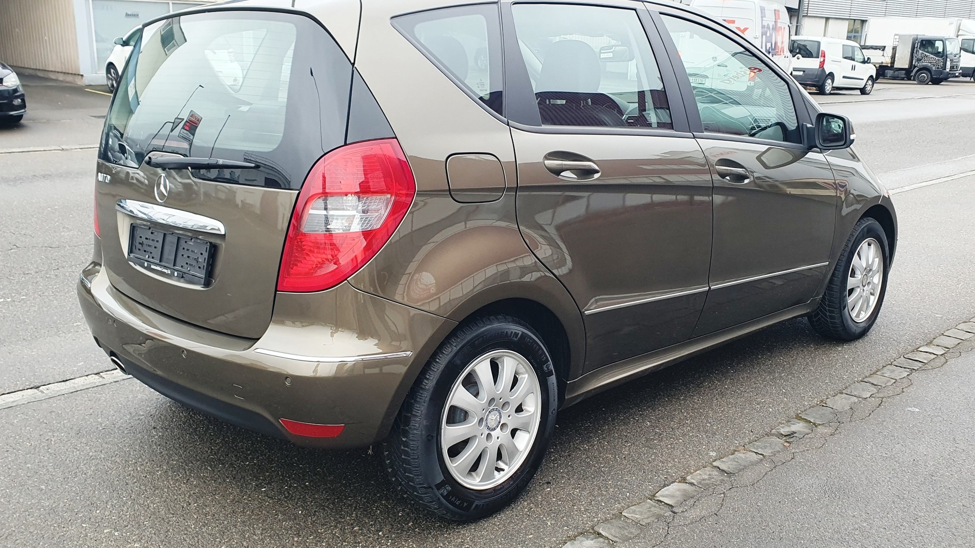 MERCEDES-BENZ A 170 Avantgarde Edition A-image-9
