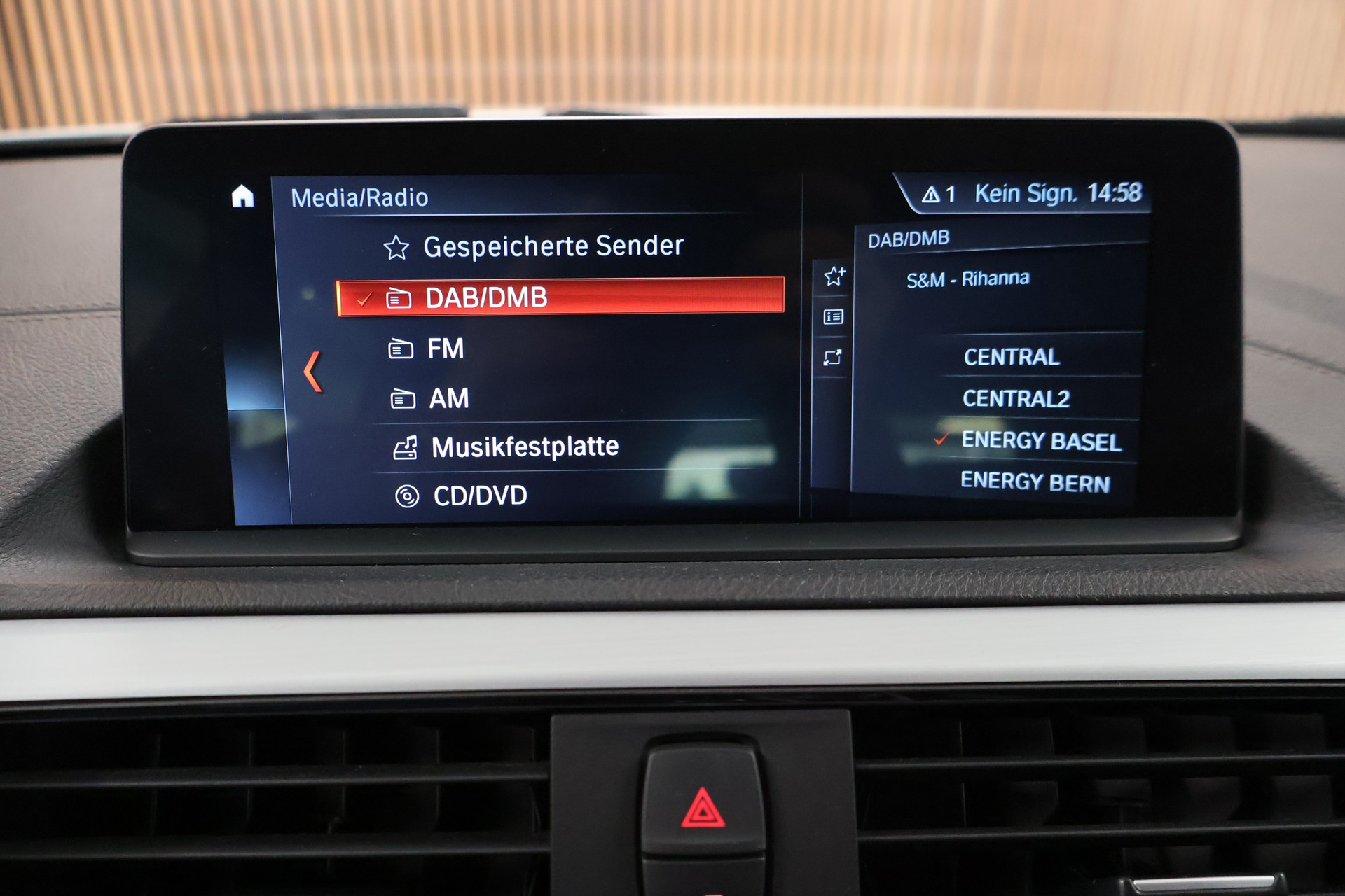BMW M140i xDrive Steptronic Special Edition-image-24