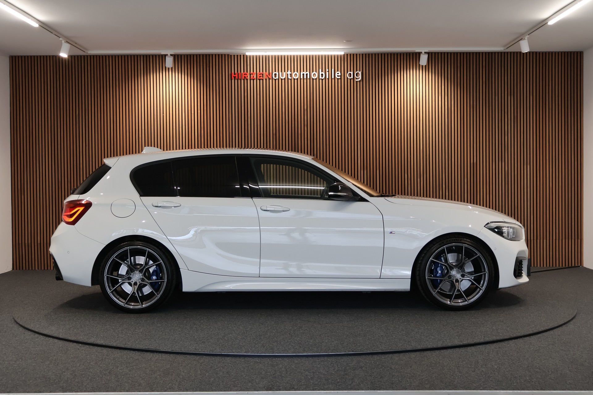 BMW M140i xDrive Steptronic Special Edition-image-5
