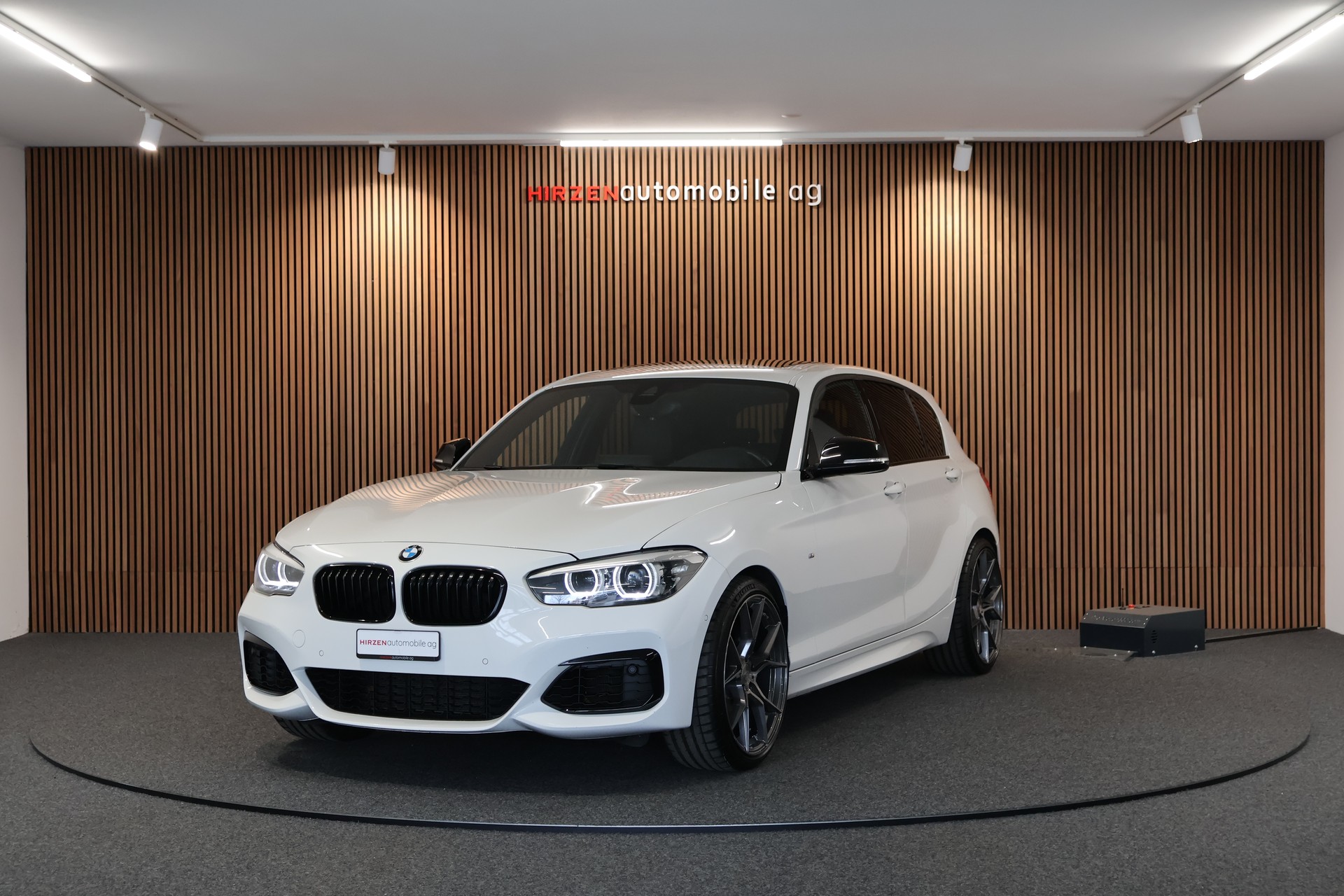 BMW M140i xDrive Steptronic Special Edition