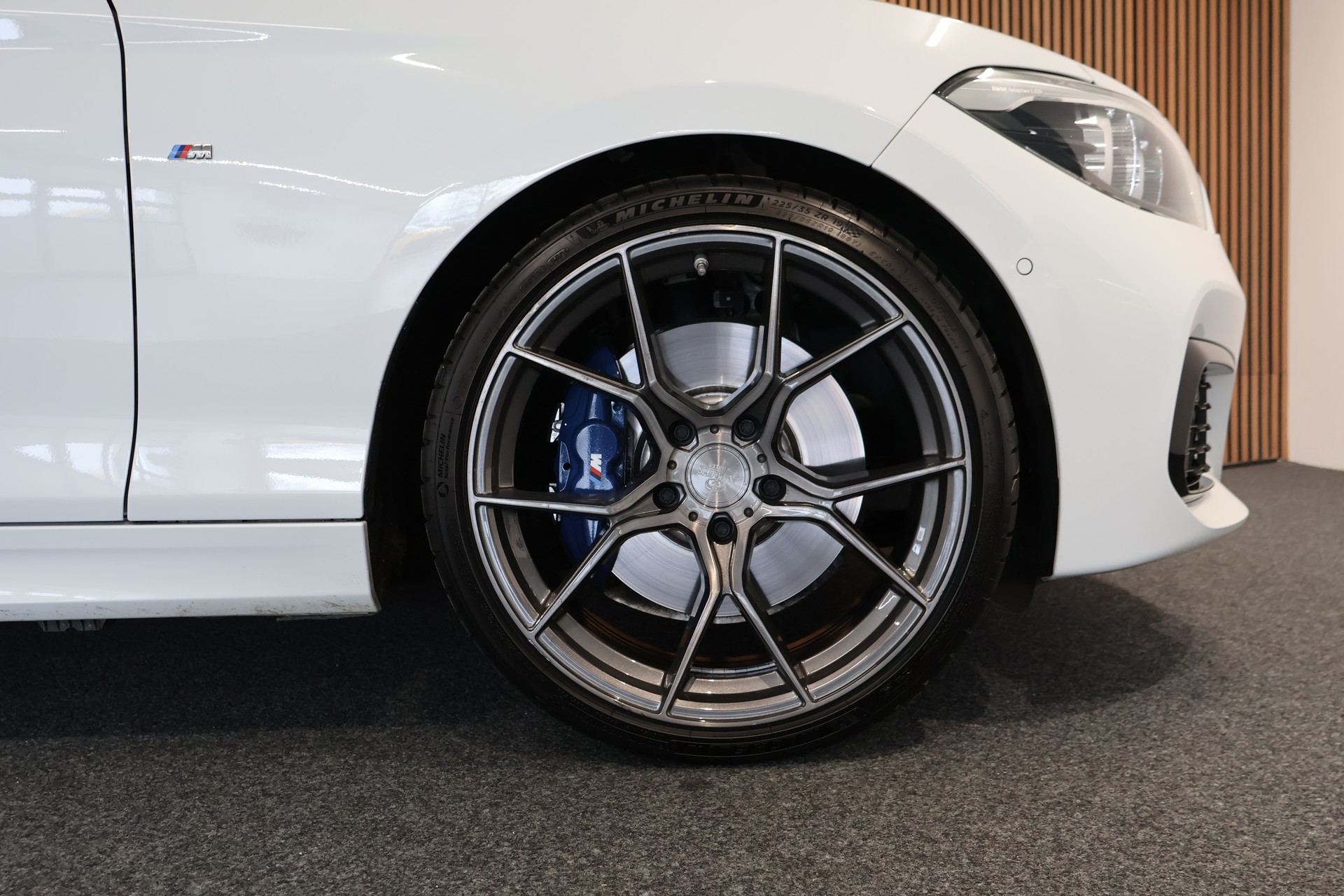 BMW M140i xDrive Steptronic Special Edition-image-29