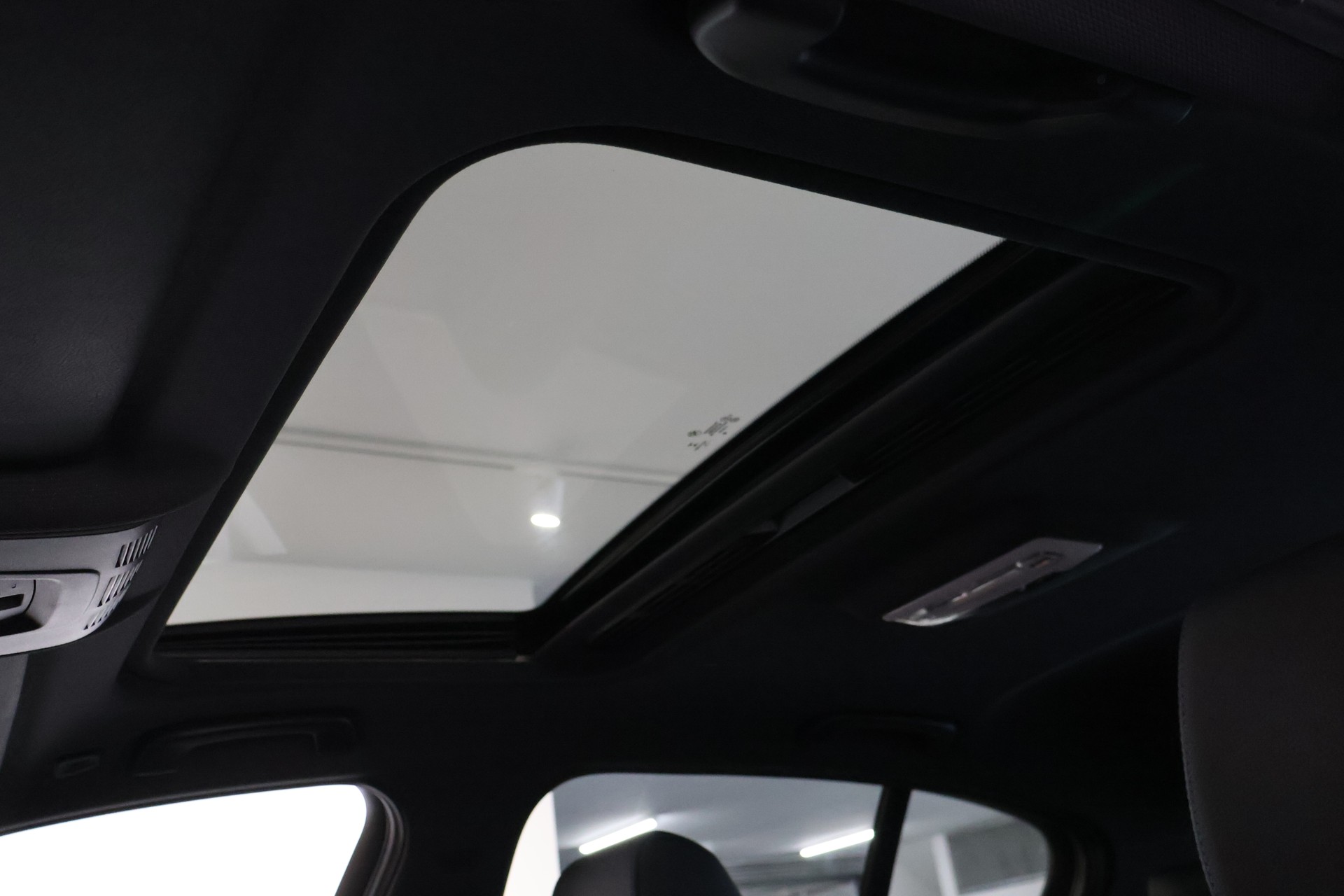 BMW M140i xDrive Steptronic Special Edition-image-28