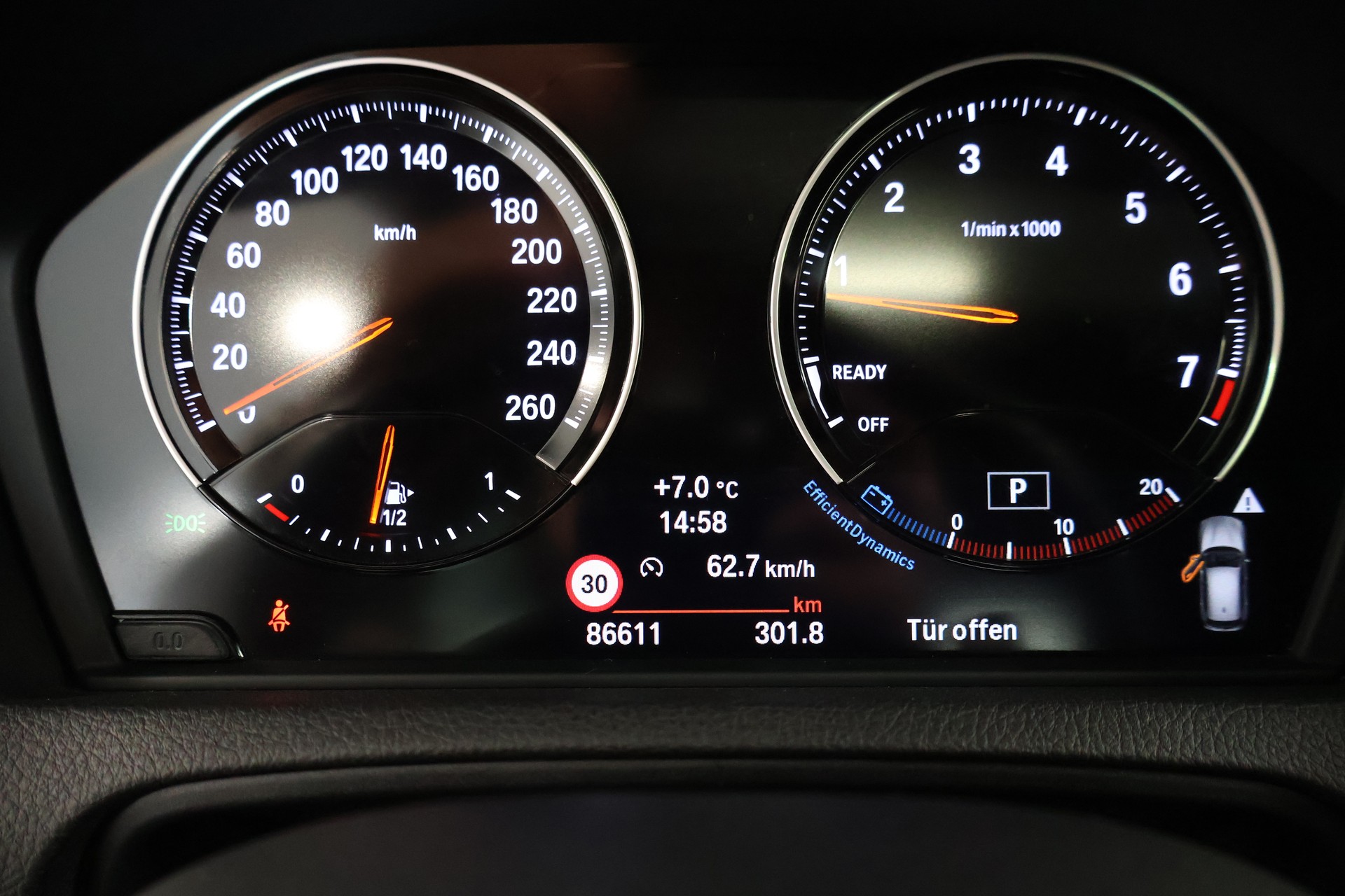 BMW M140i xDrive Steptronic Special Edition-image-27