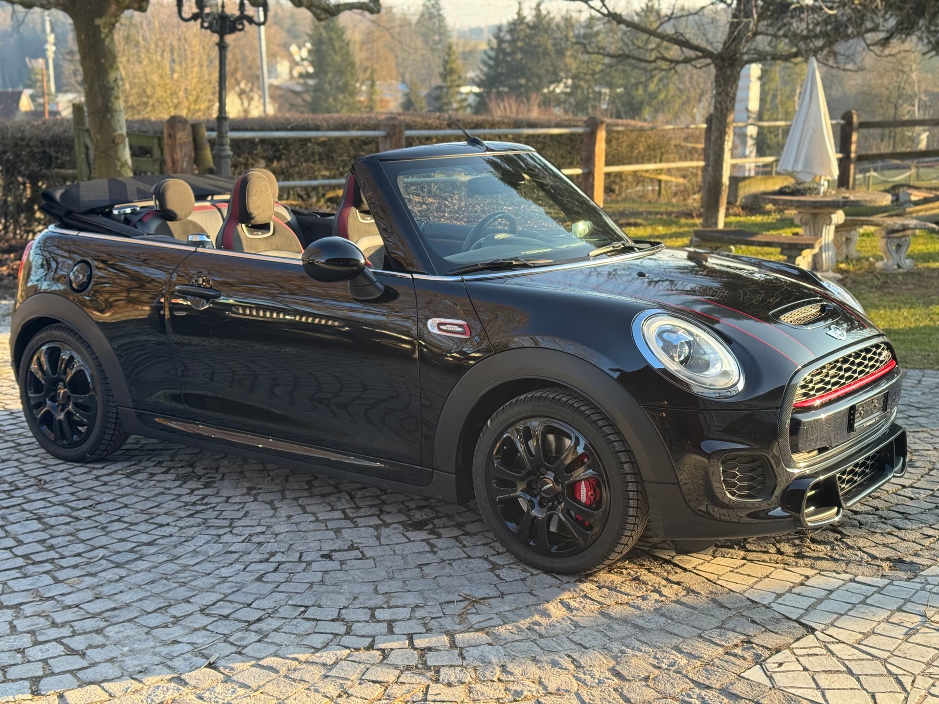 MINI Cooper John Cooper Works Cabriolet Steptronic-image-5