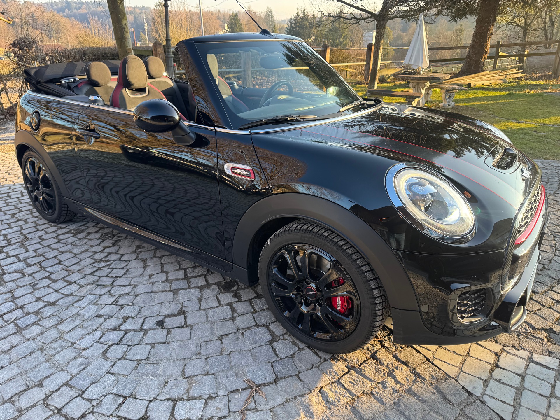 MINI Cooper John Cooper Works Cabriolet Steptronic-image-1