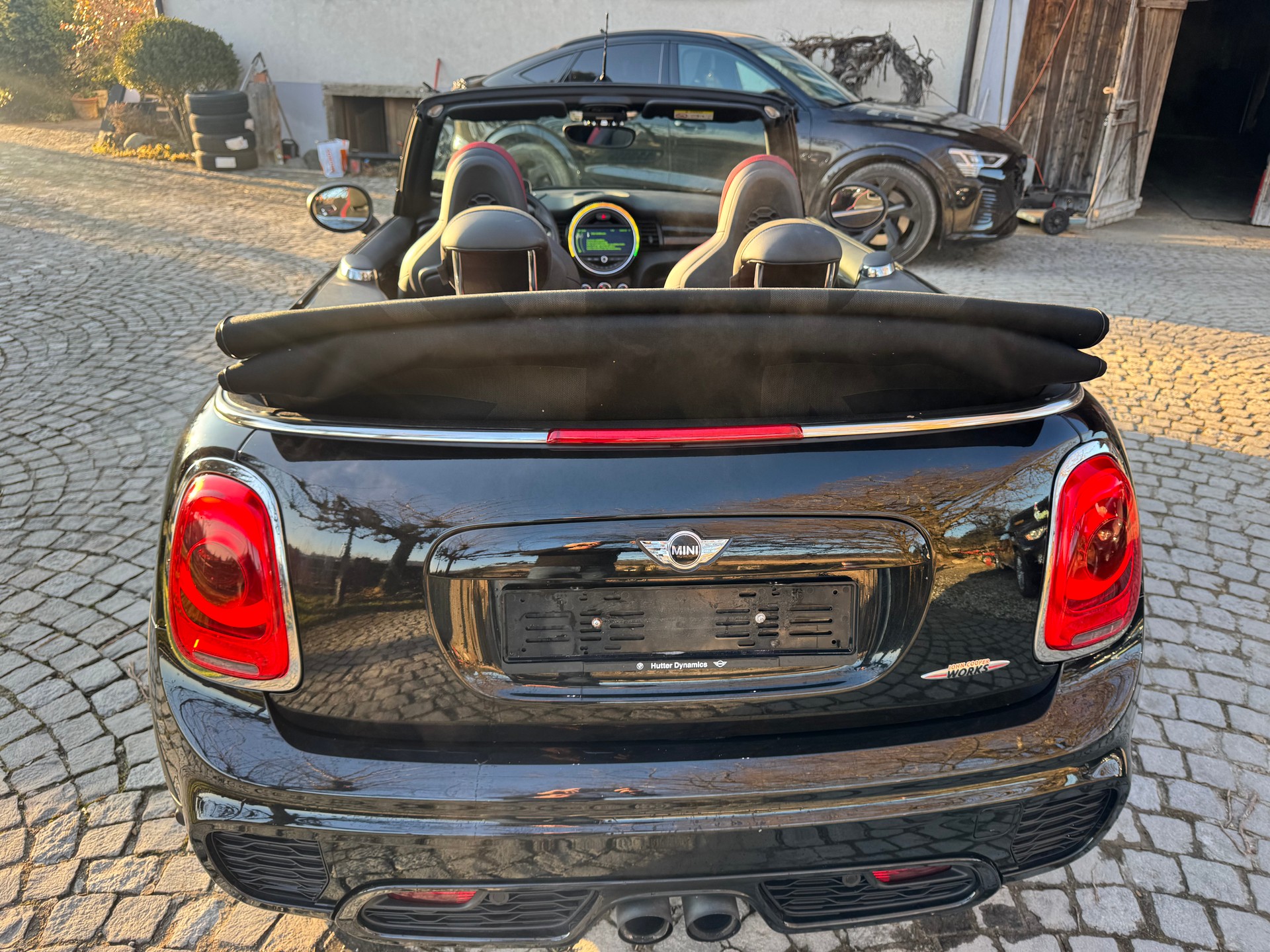 MINI Cooper John Cooper Works Cabriolet Steptronic-image-3