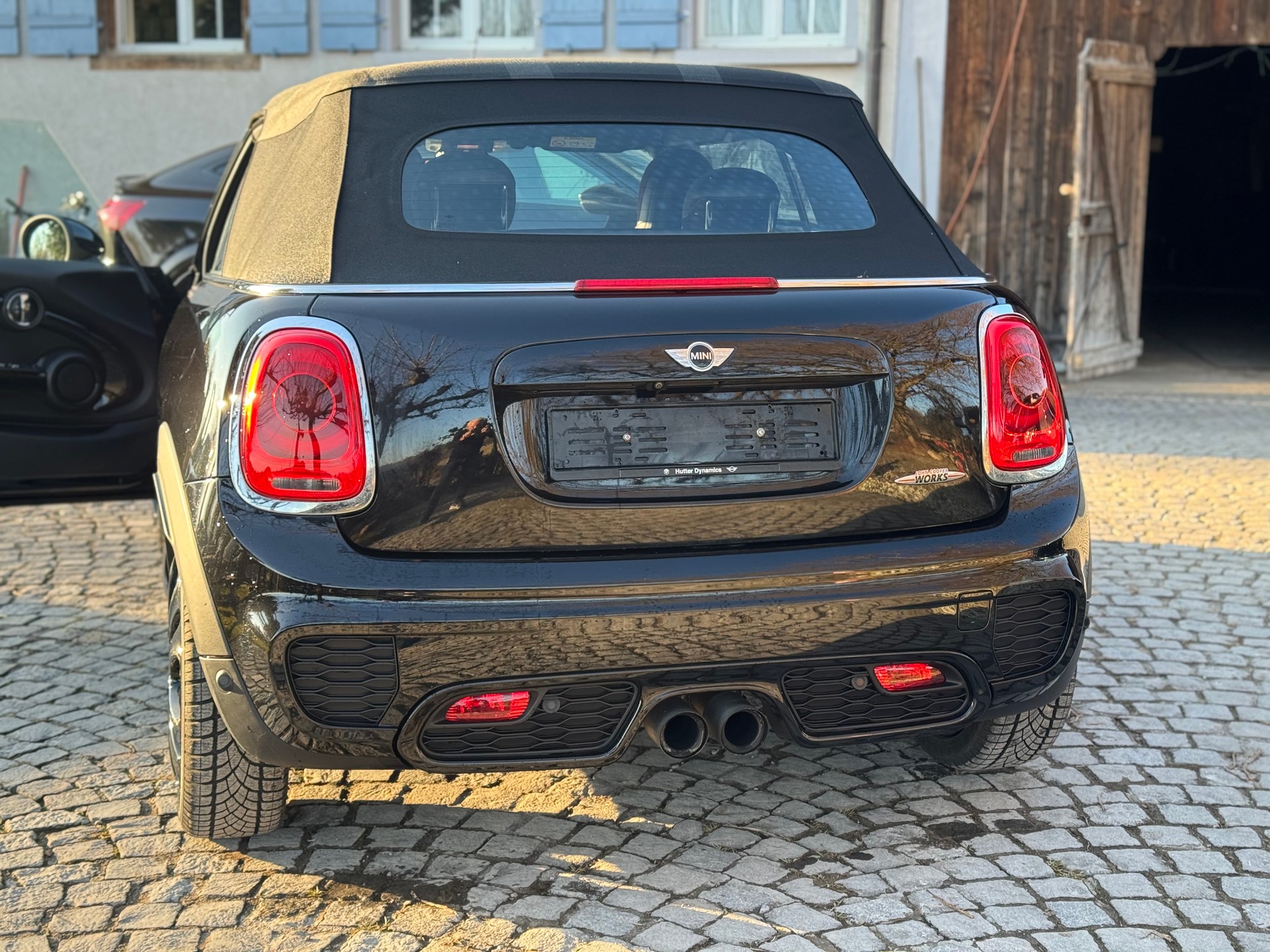 MINI Cooper John Cooper Works Cabriolet Steptronic-image-6