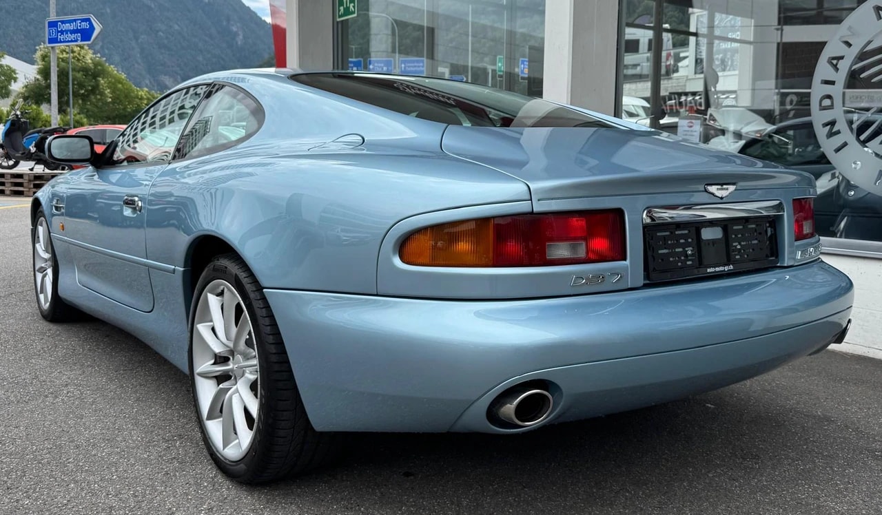 ASTON MARTIN DB7 Vantage-showroom-element-3