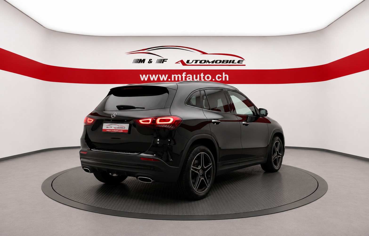 MERCEDES-BENZ GLA 200 AMG Line-image-5