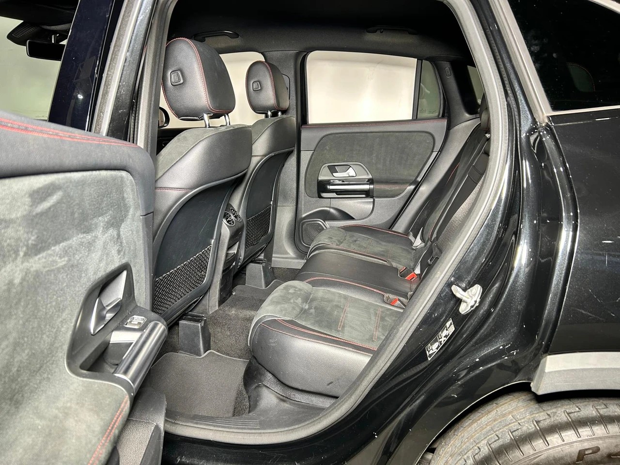 MERCEDES-BENZ GLA 200 AMG Line-image-8