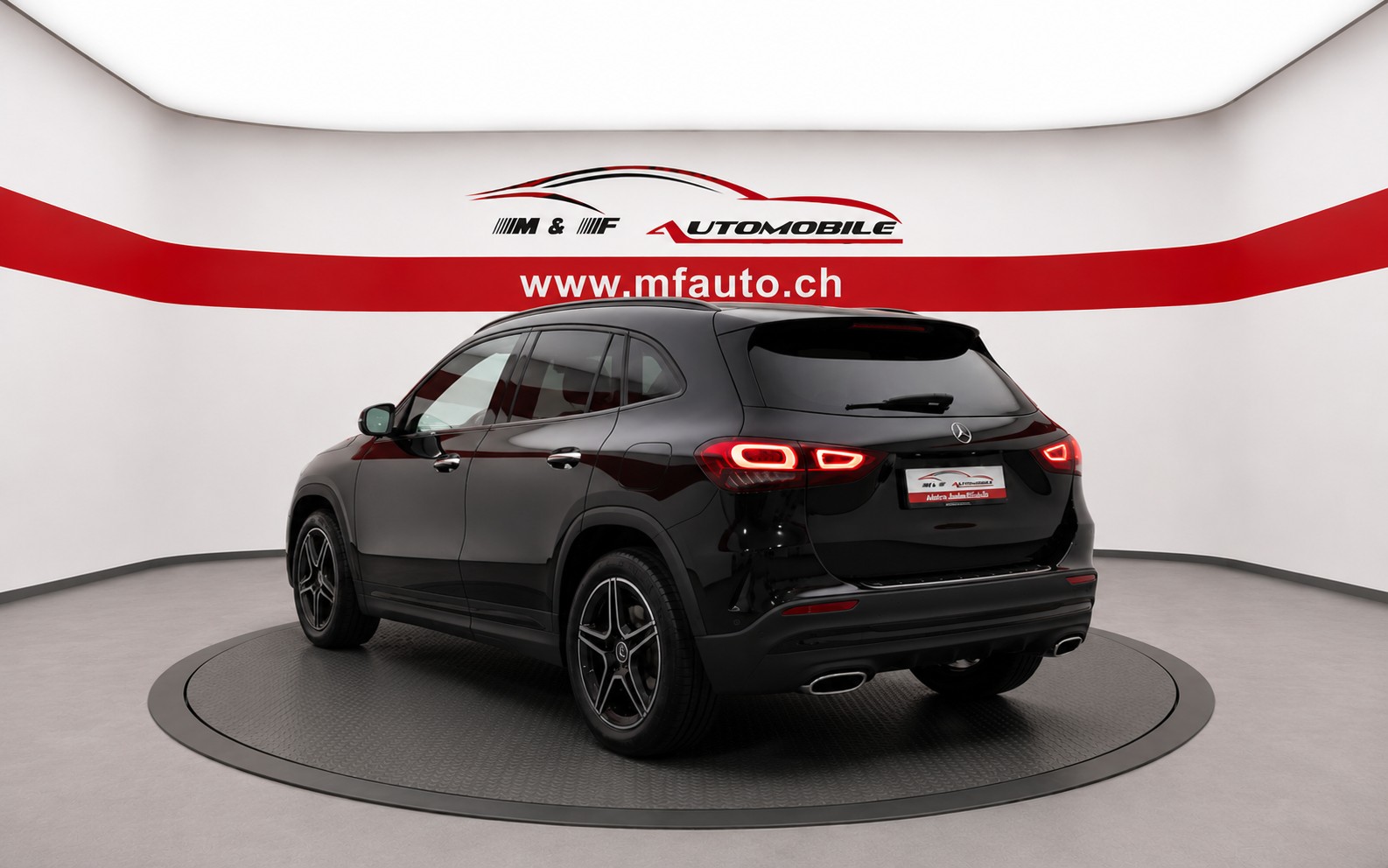 MERCEDES-BENZ GLA 200 AMG Line-showroom-element-3
