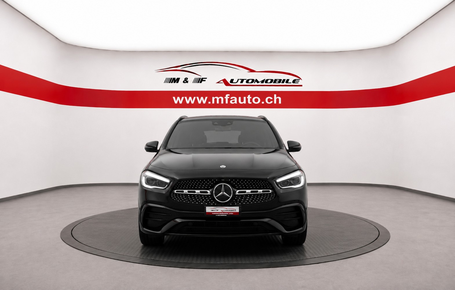 MERCEDES-BENZ GLA 200 AMG Line-showroom-element-2