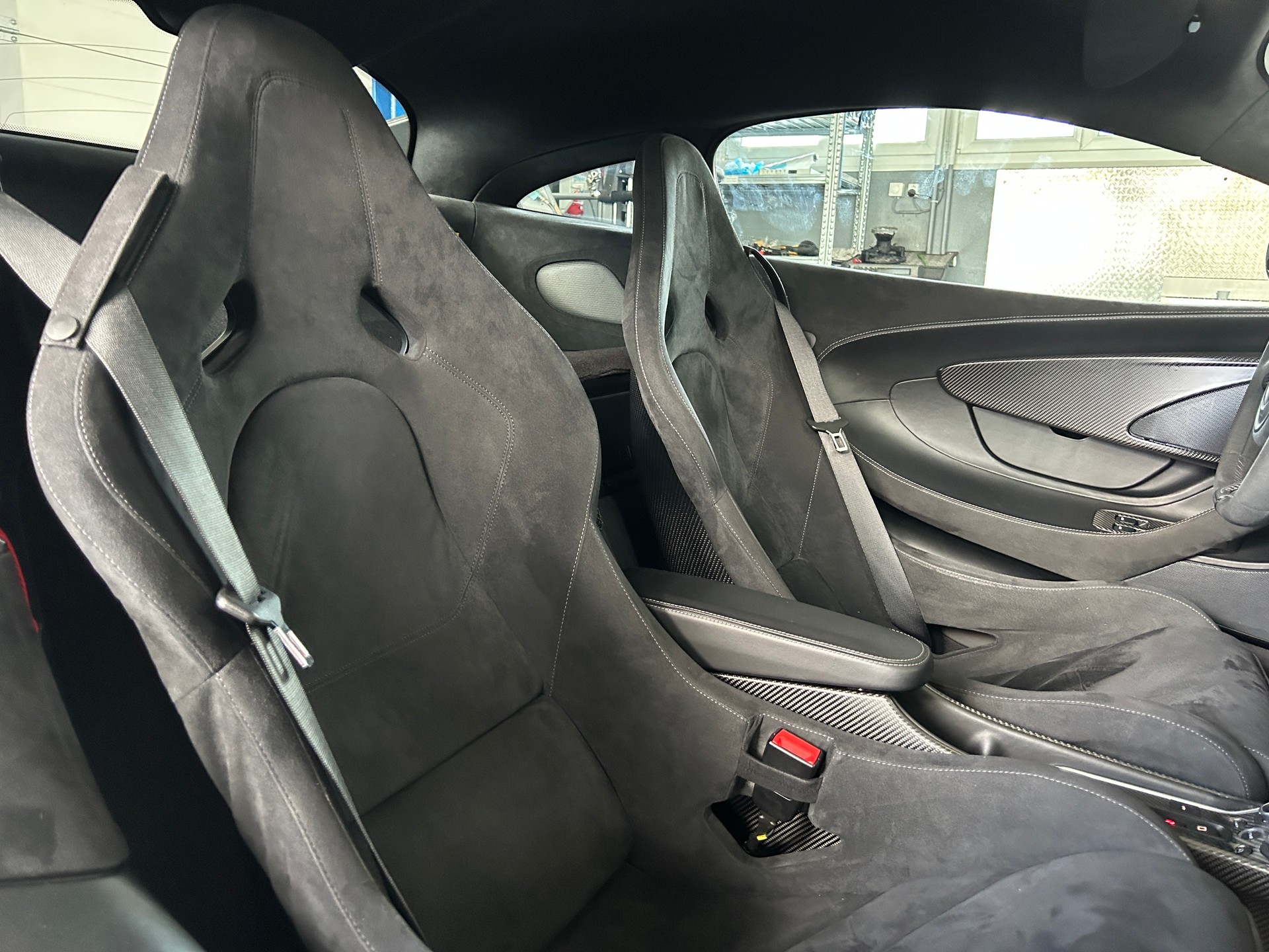 McLAREN 570S Coupé 3.8 V8 SSG-image-8