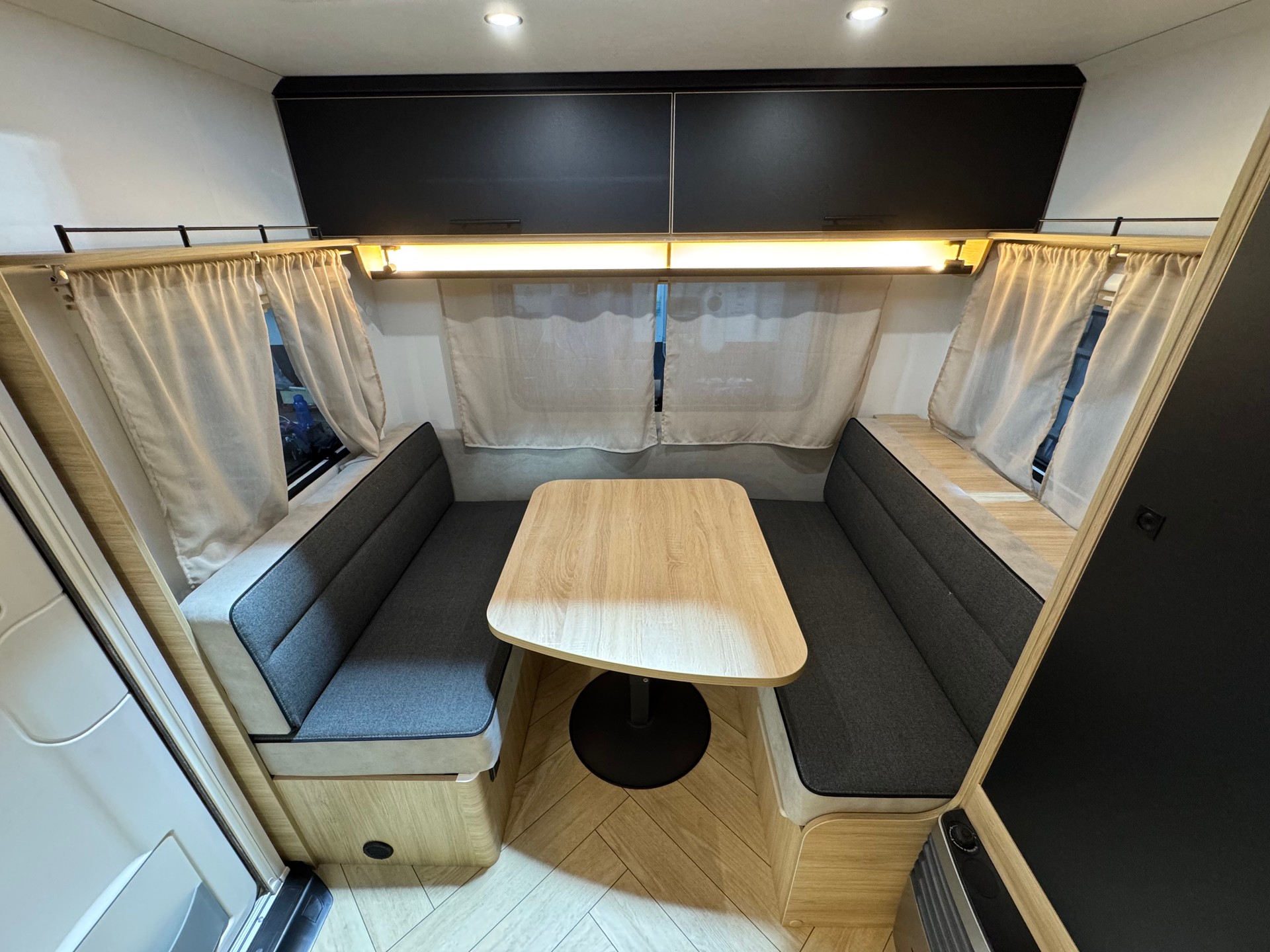 CARAVELAIR Sport Line 492-image-7