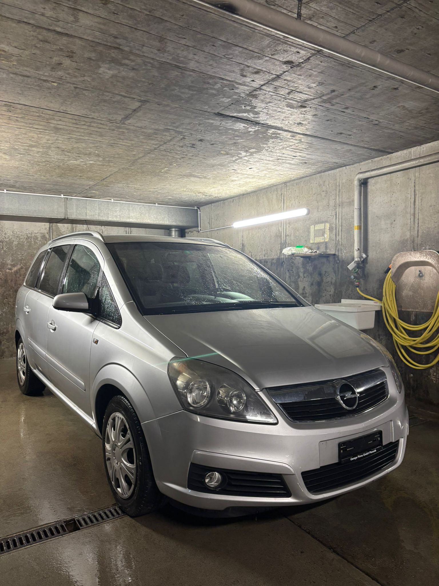 OPEL Zafira 2.2 i 16V 7 Pl.-image-1