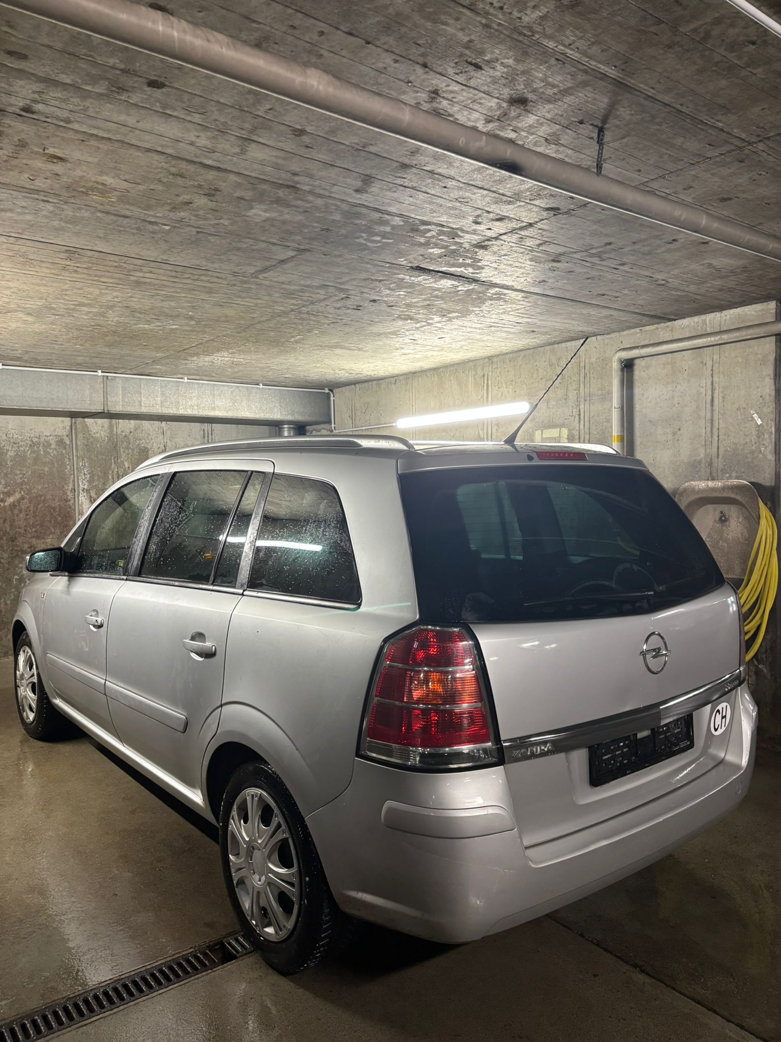 OPEL Zafira 2.2 i 16V 7 Pl.-image-4