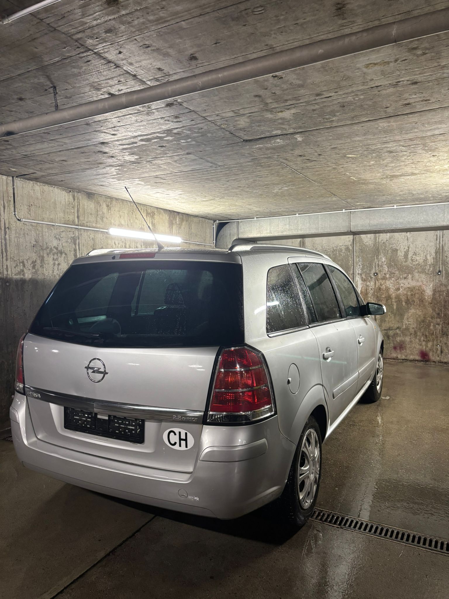 OPEL Zafira 2.2 i 16V 7 Pl.-image-2