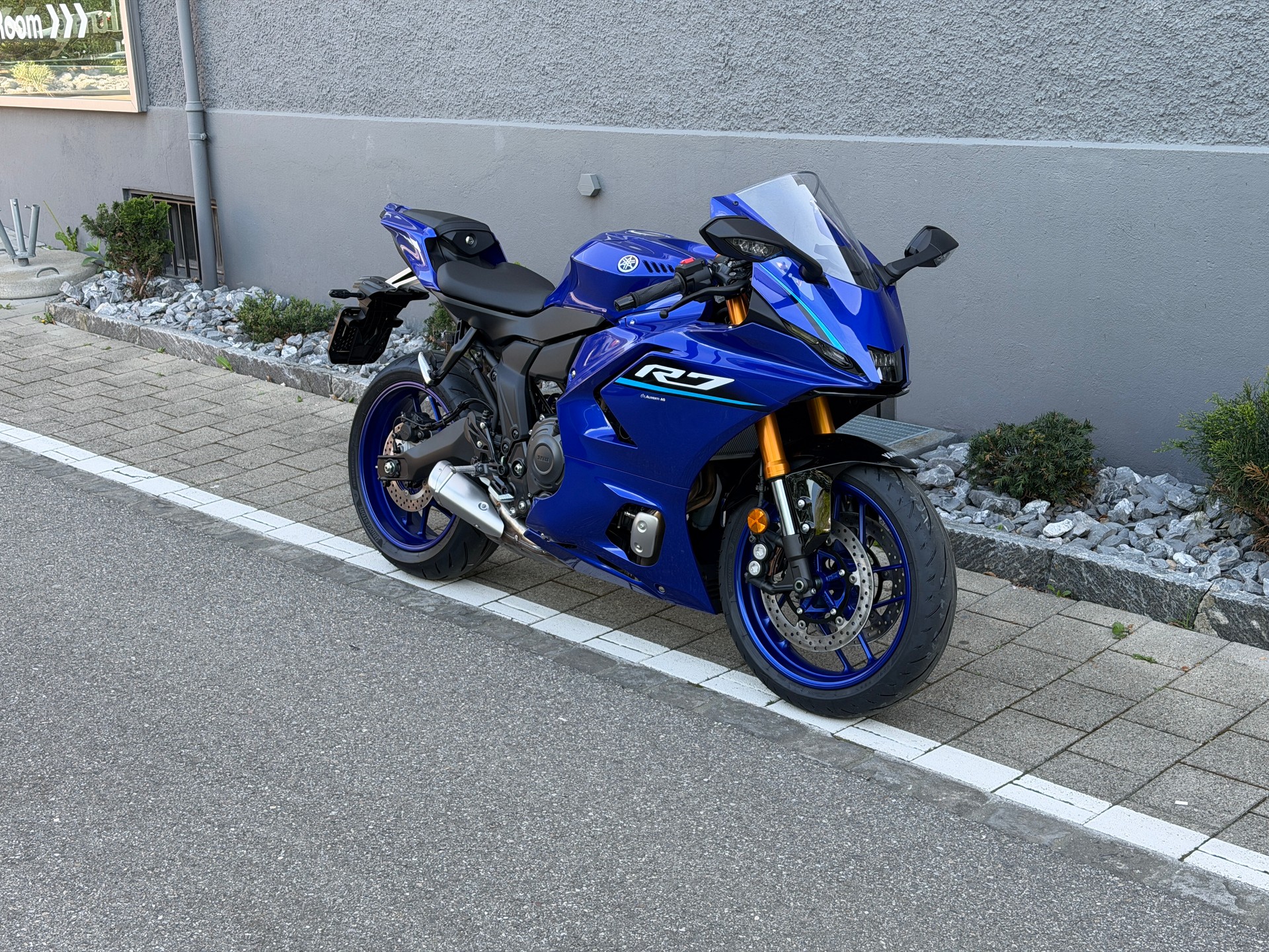 YAMAHA R7 2026-image-10