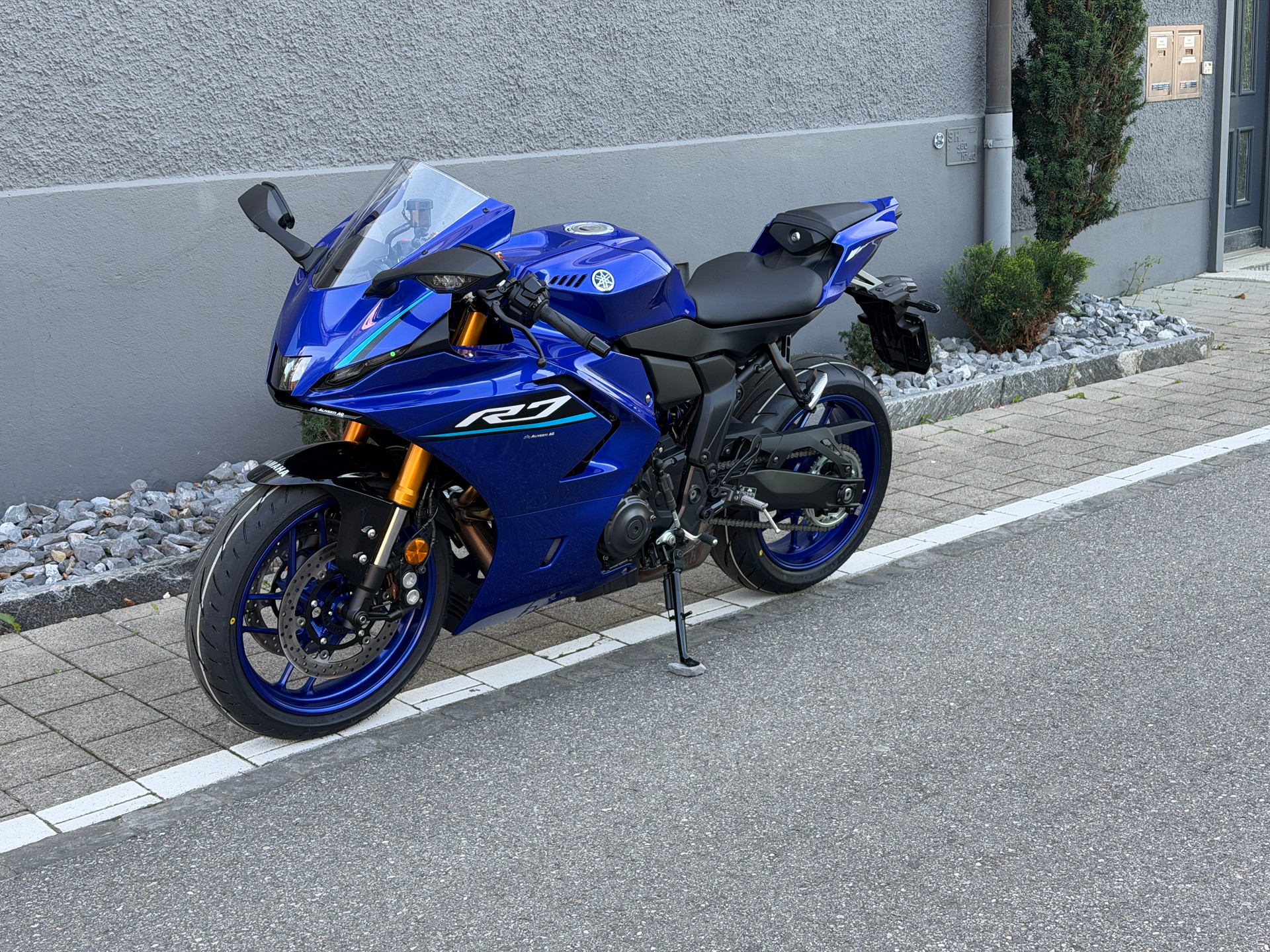 YAMAHA R7 2026-image-1