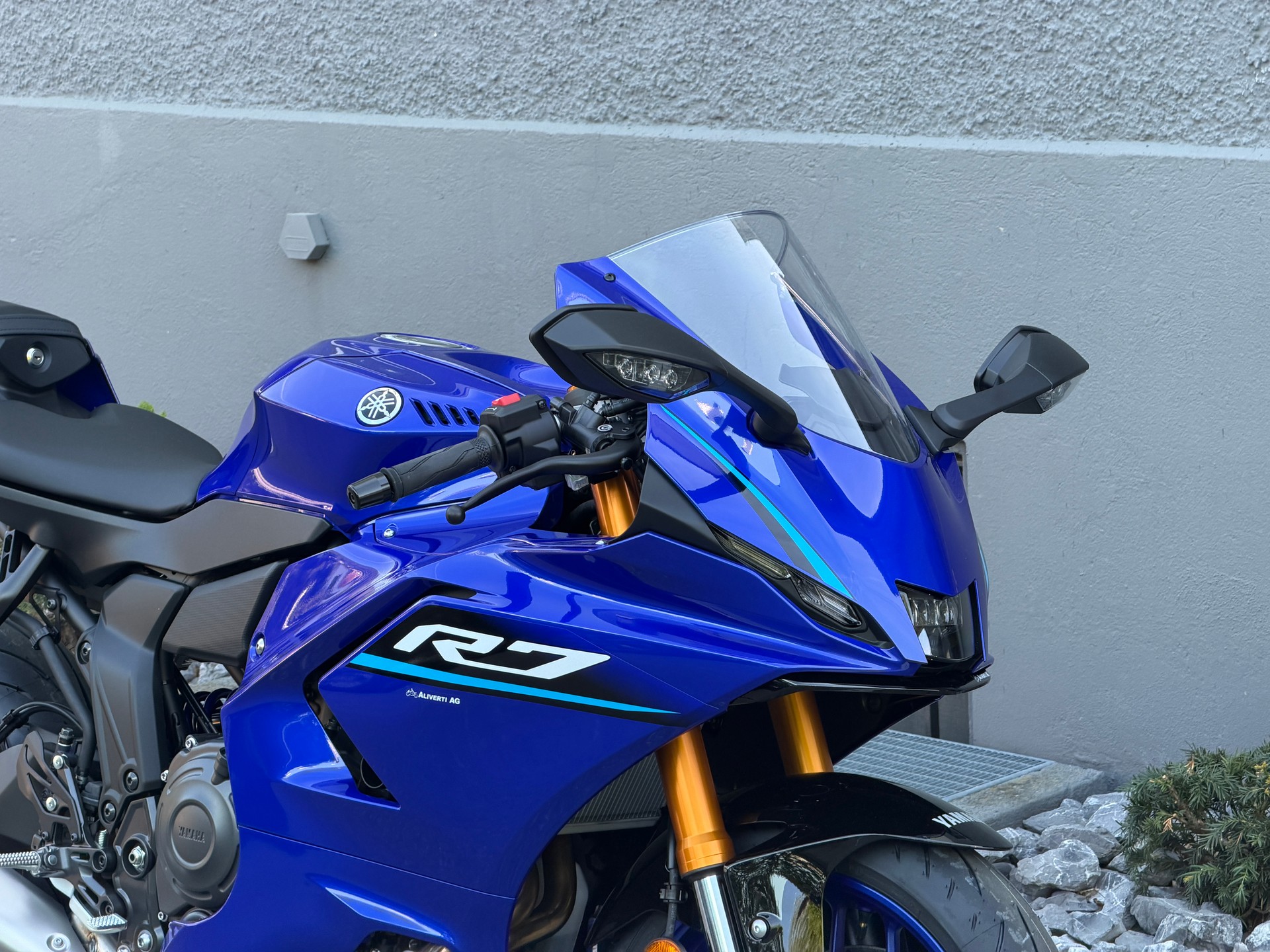 YAMAHA R7 2026-image-11