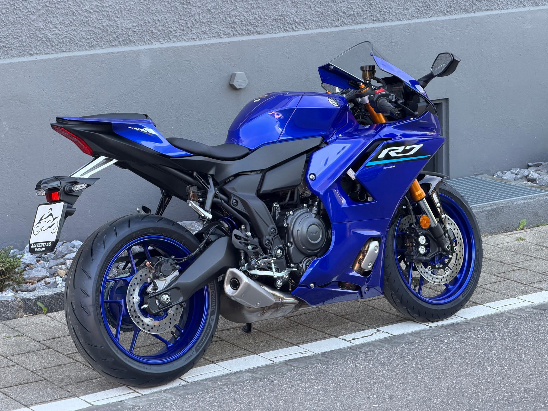 YAMAHA R7 2026-image-15