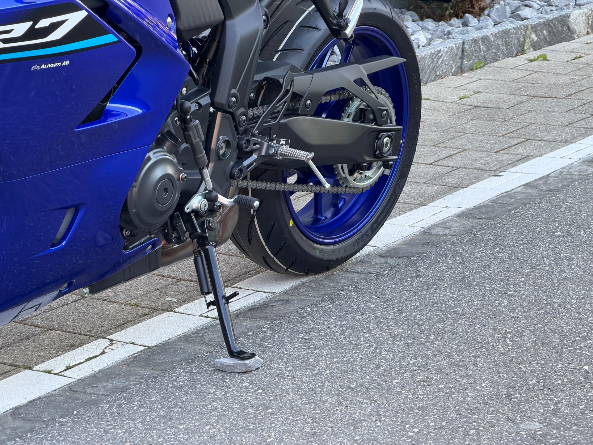 YAMAHA R7 2026-image-4