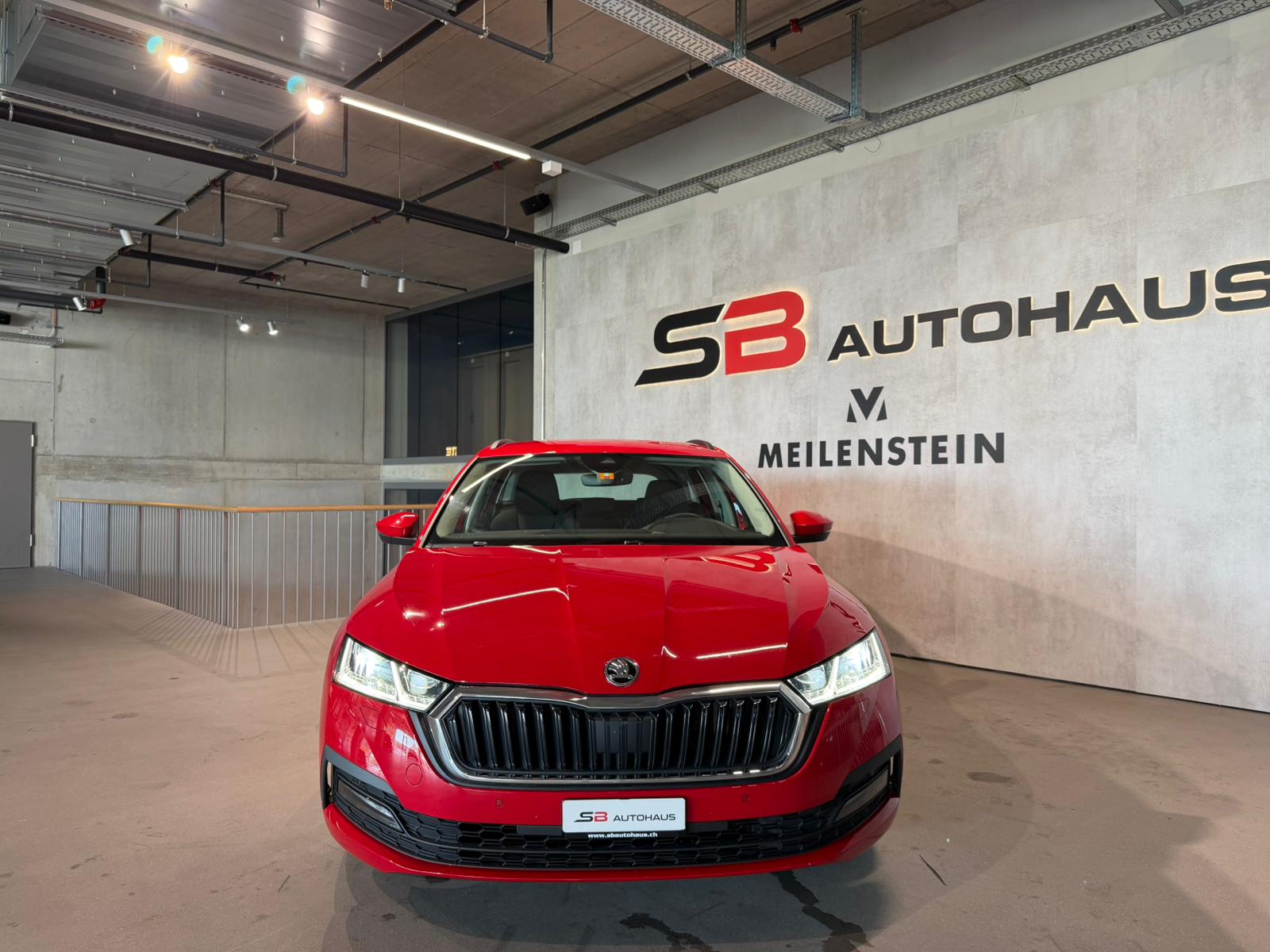 SKODA Octavia Combi 2.0 TDI DSG Ambition-showroom-element-1