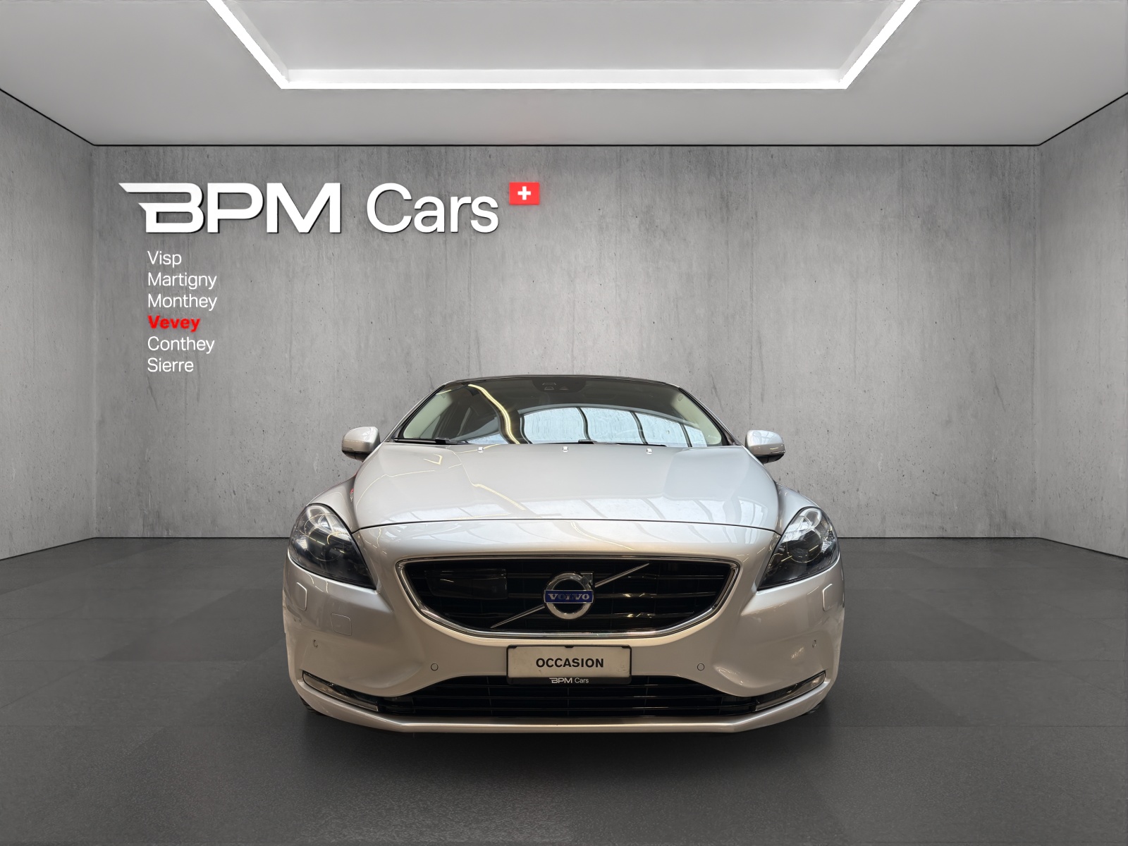 VOLVO V40 2.0 T5 Summum S/S-showroom-element-1